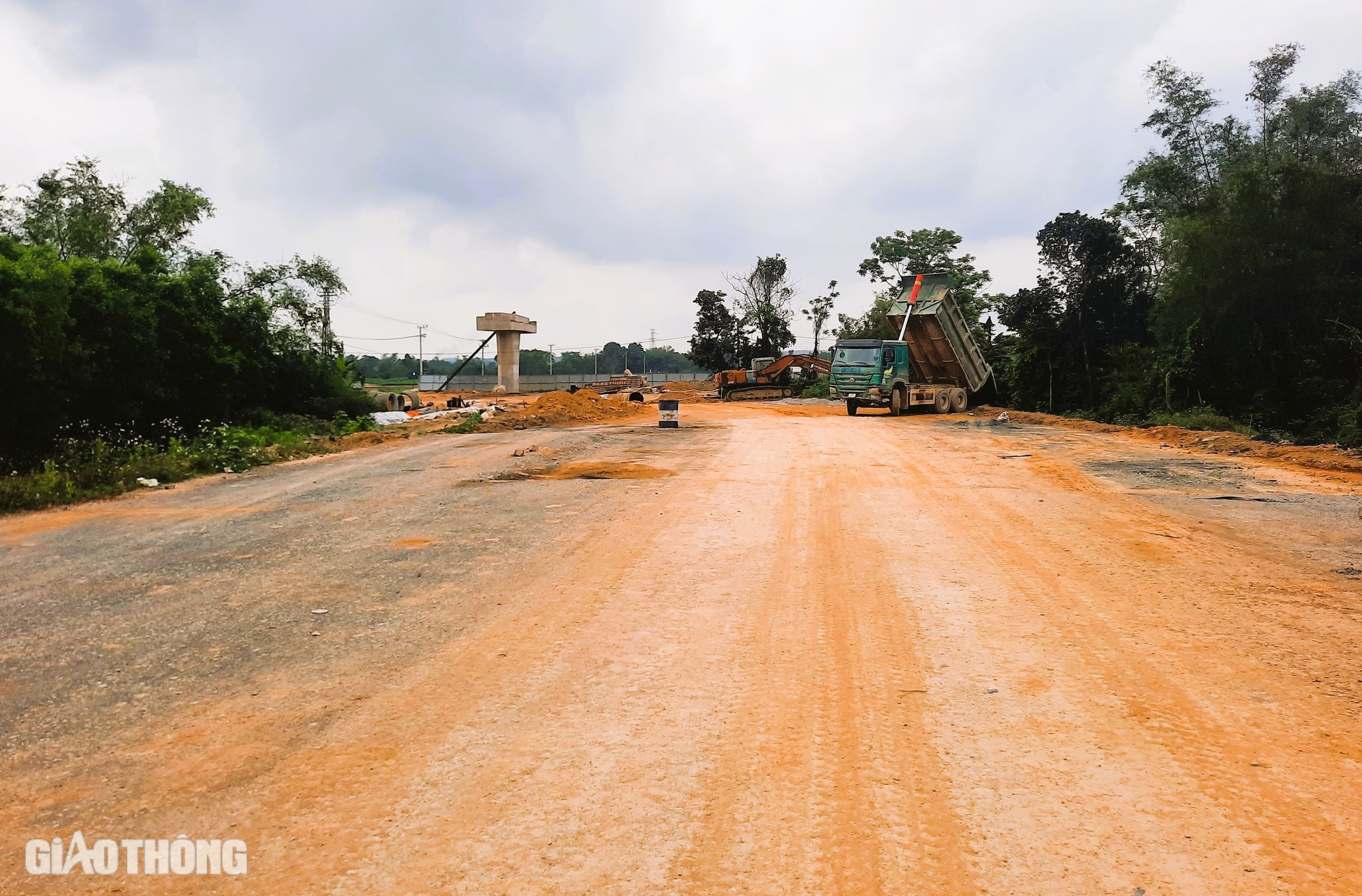 Gỡ vướng mặt bằng 3 n&uacute;t giao, cầu vượt cao tốc Vạn Ninh - Cam Lộ trong th&aacute;ng 3- Ảnh 11.