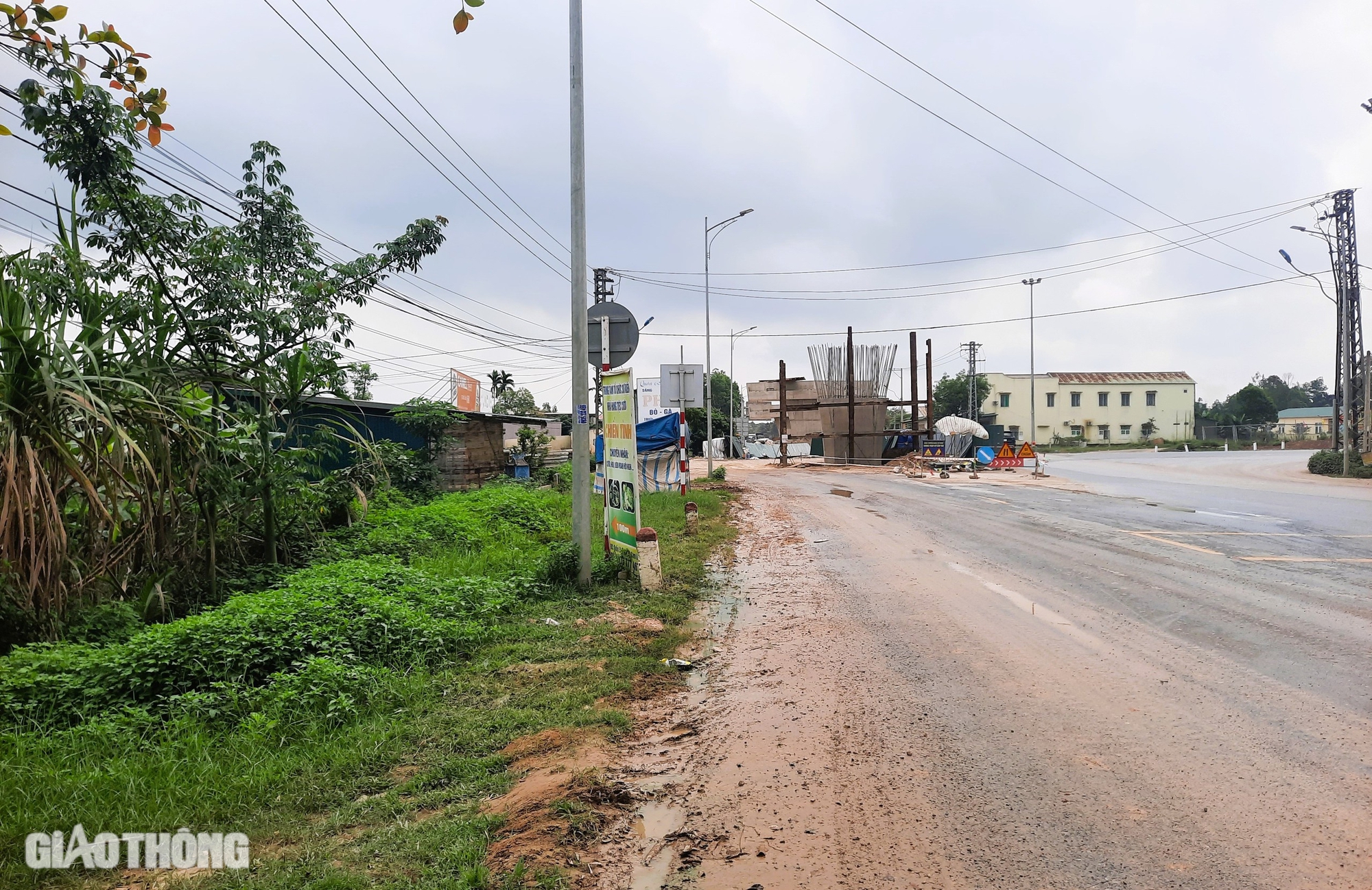 Gỡ vướng mặt bằng 3 n&uacute;t giao, cầu vượt cao tốc Vạn Ninh - Cam Lộ trong th&aacute;ng 3- Ảnh 13.