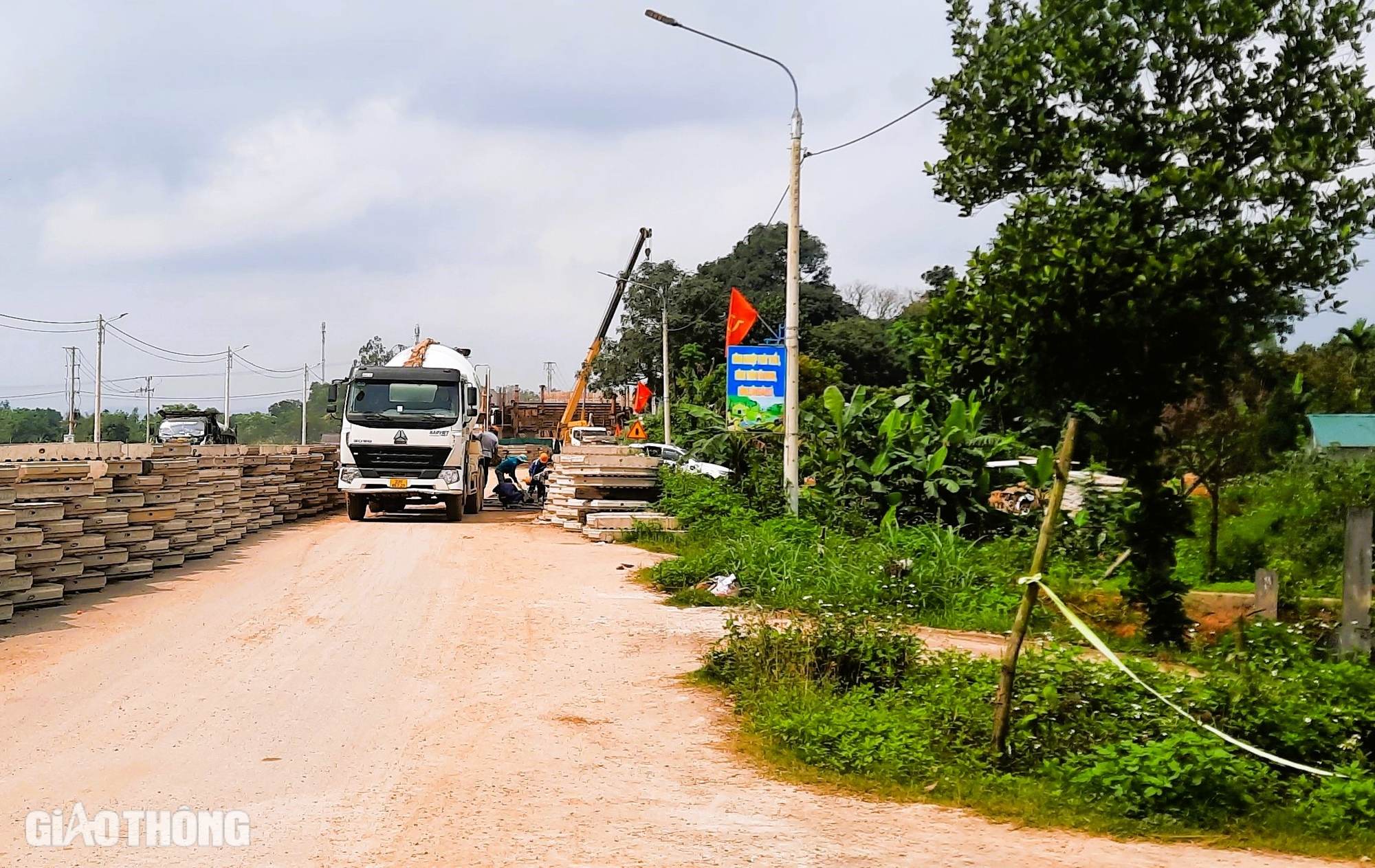 Gỡ vướng mặt bằng 3 n&uacute;t giao, cầu vượt cao tốc Vạn Ninh - Cam Lộ trong th&aacute;ng 3- Ảnh 3.
