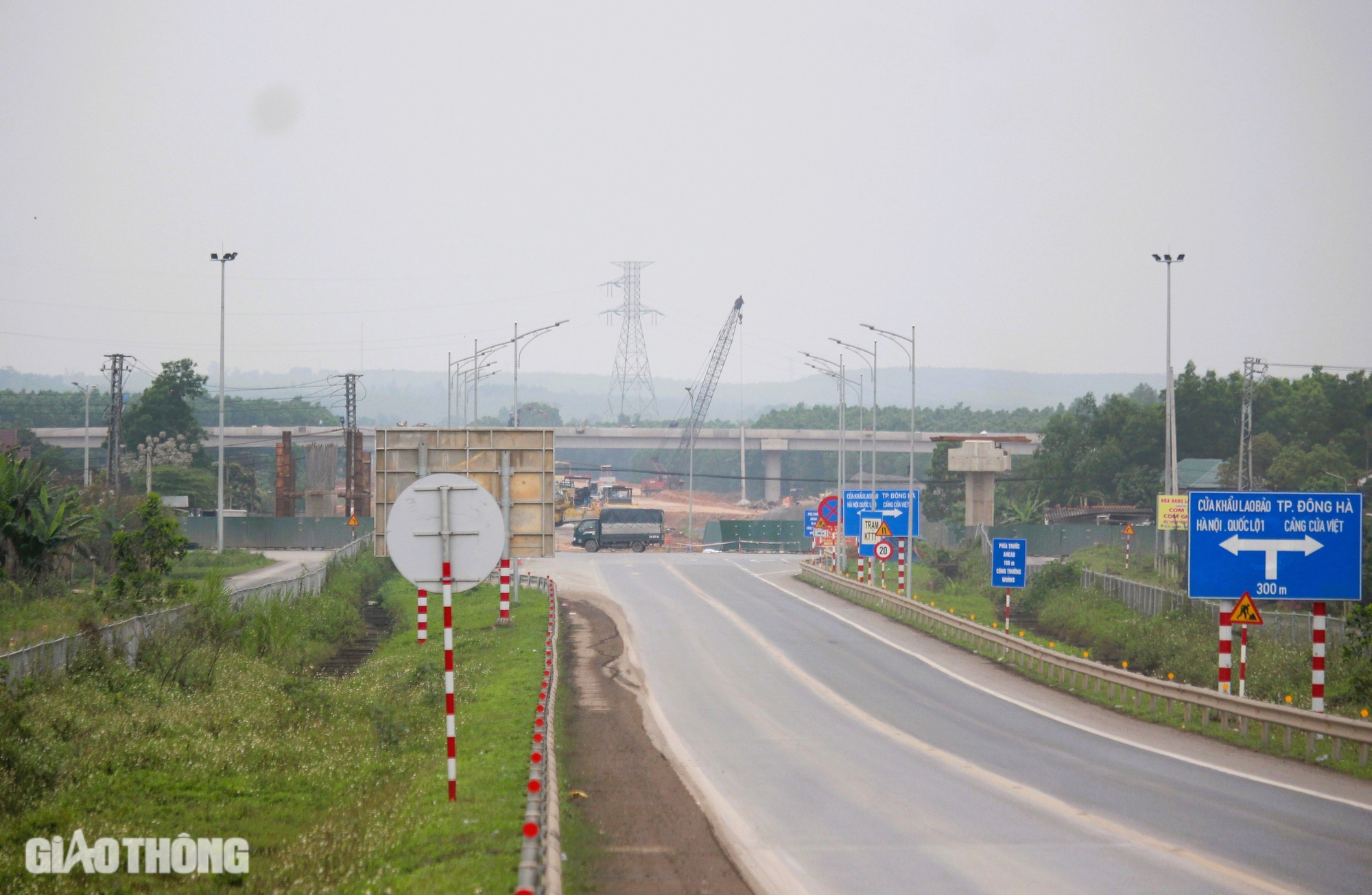 Gỡ vướng mặt bằng 3 n&uacute;t giao, cầu vượt cao tốc Vạn Ninh - Cam Lộ trong th&aacute;ng 3- Ảnh 6.