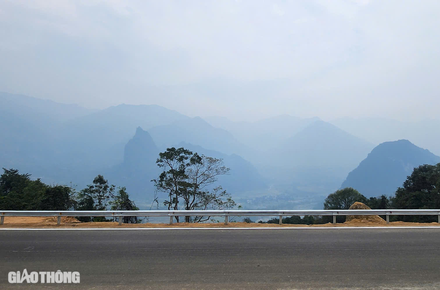 To&agrave;n cảnh tuyến đường 2.300 tỷ đồng đẹp nhất Bắc Kạn sau 4 năm thi c&ocirc;ng- Ảnh 14.