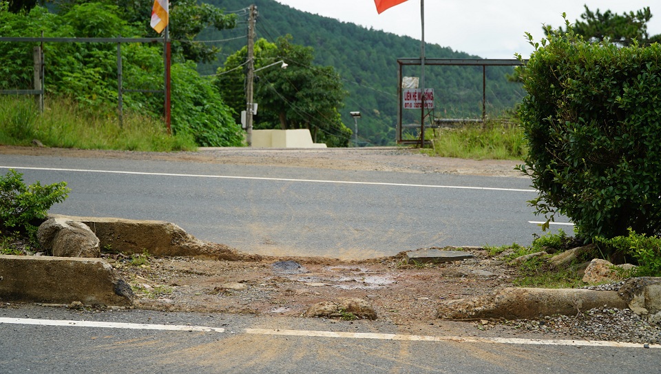 L&acirc;m Đồng: Đề xuất l&agrave;m đường gom, ngăn t&igrave;nh trạng ph&aacute; r&agrave;o cao tốc- Ảnh 2.