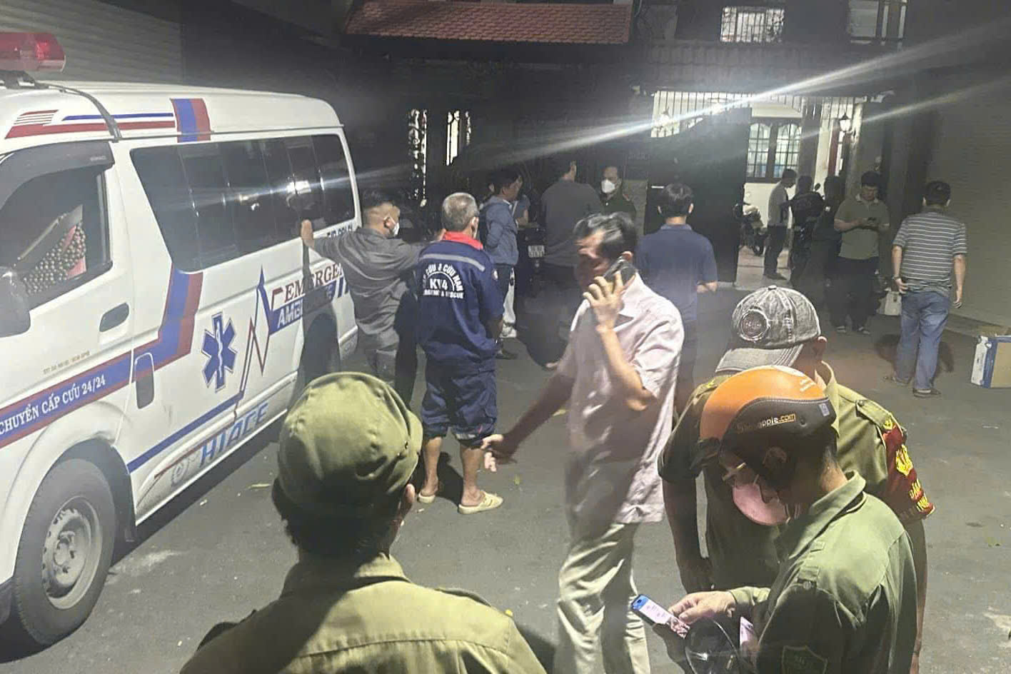 TP.HCM: Điều tra vụ việc người đ&agrave;n &ocirc;ng lạ mặt tử vong trong nh&agrave; d&acirc;n- Ảnh 1.