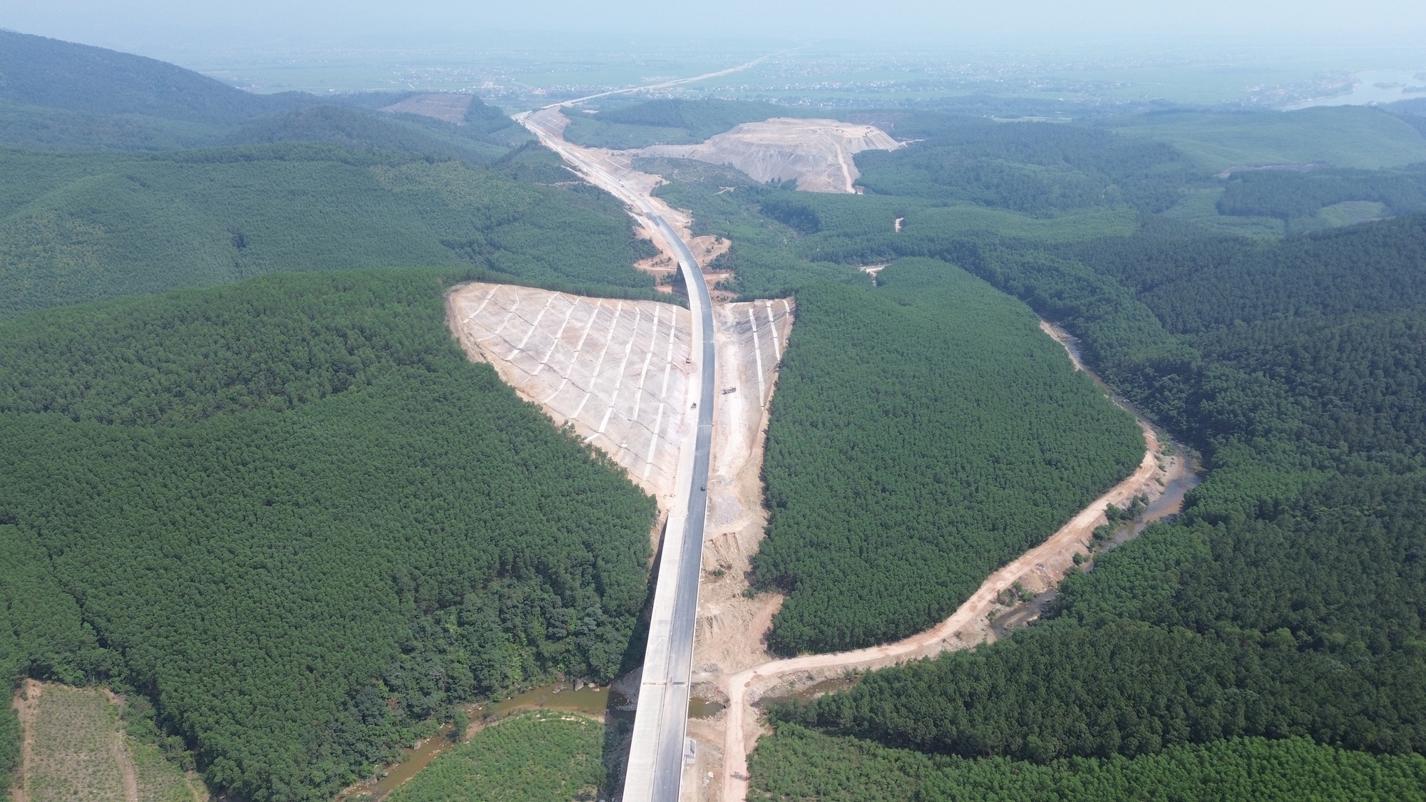 Ngắm cao tốc Bắc - Nam qua Quảng B&igrave;nh sau 2 năm thi c&ocirc;ng- Ảnh 7.