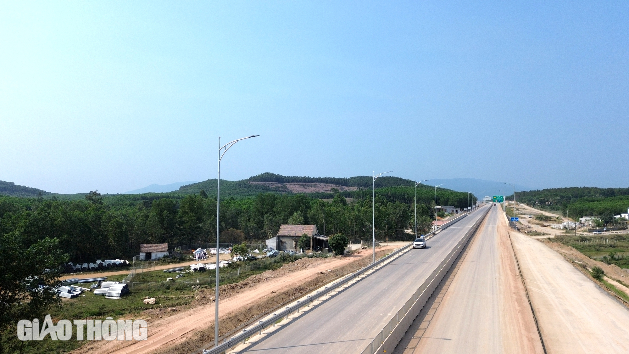 Ngắm cao tốc Bắc - Nam qua Quảng B&igrave;nh sau 2 năm thi c&ocirc;ng- Ảnh 1.