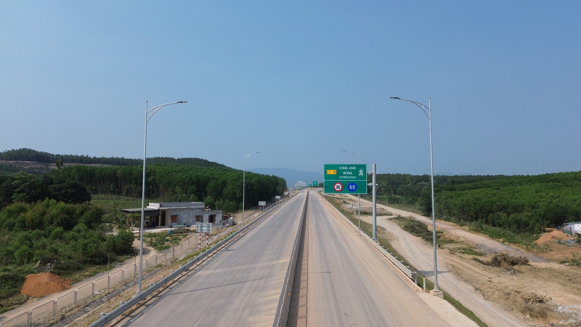 Ngắm cao tốc Bắc - Nam qua Quảng B&igrave;nh sau 2 năm thi c&ocirc;ng- Ảnh 2.