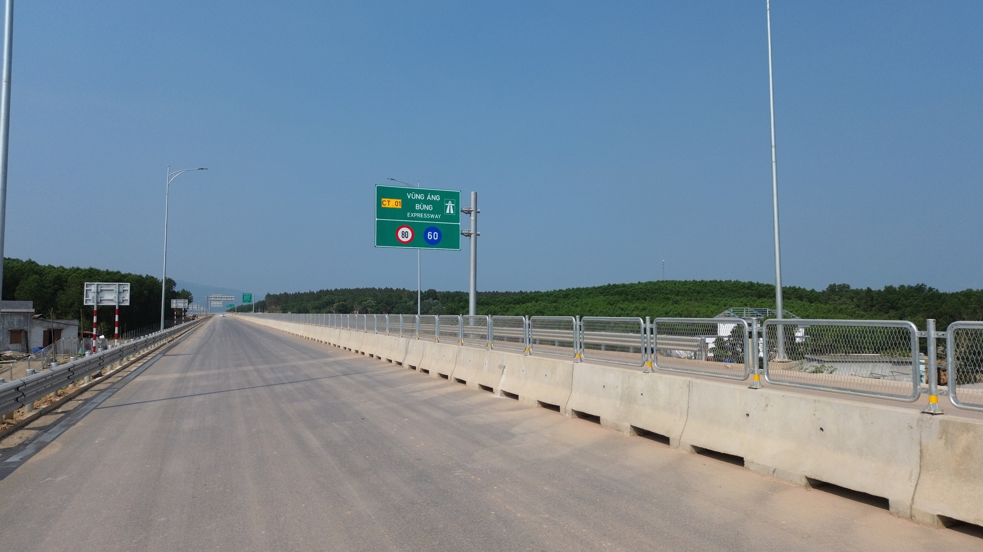 Ngắm cao tốc Bắc - Nam qua Quảng B&igrave;nh sau 2 năm thi c&ocirc;ng- Ảnh 4.