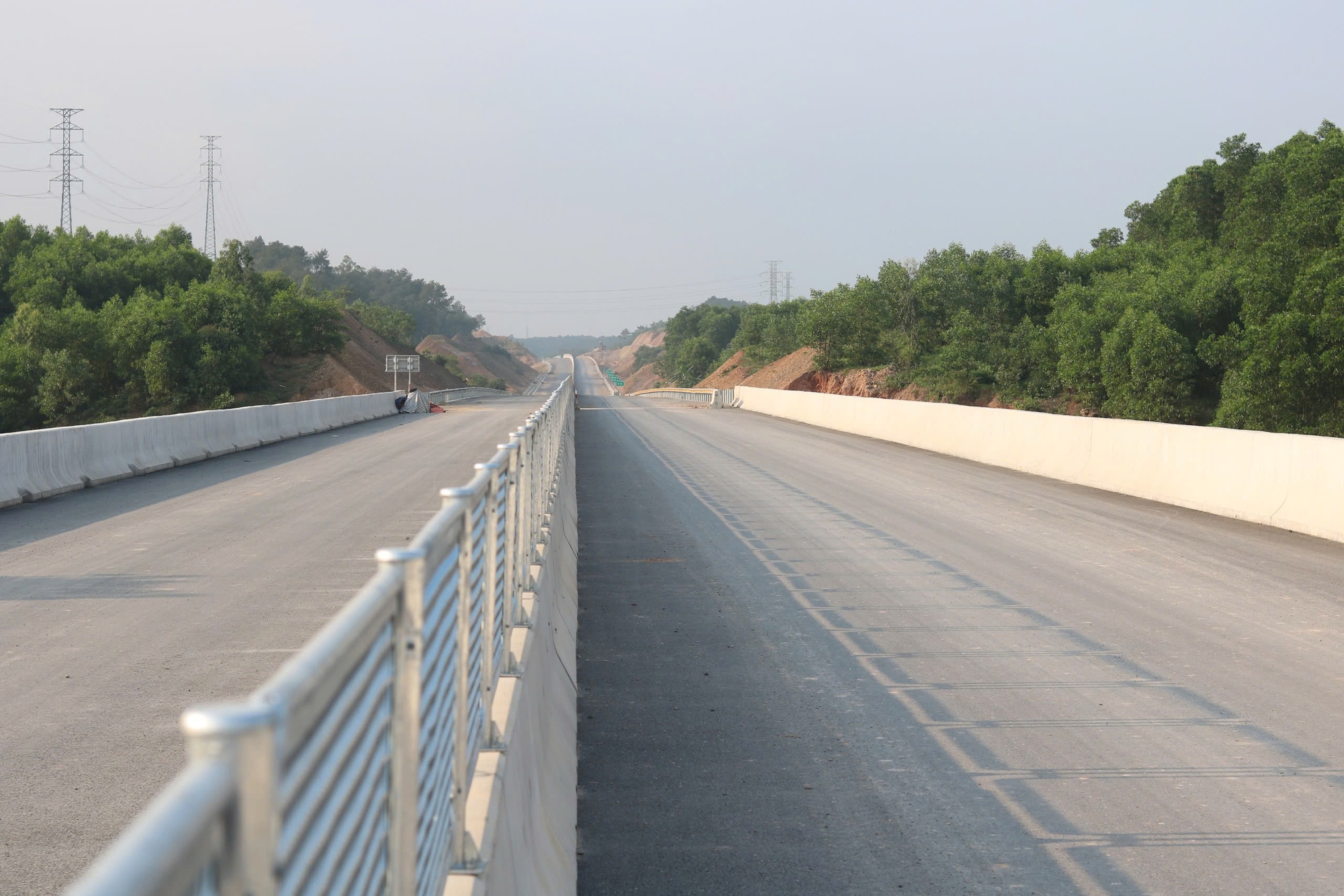 Ngắm cao tốc Bắc - Nam qua Quảng B&igrave;nh sau 2 năm thi c&ocirc;ng- Ảnh 11.