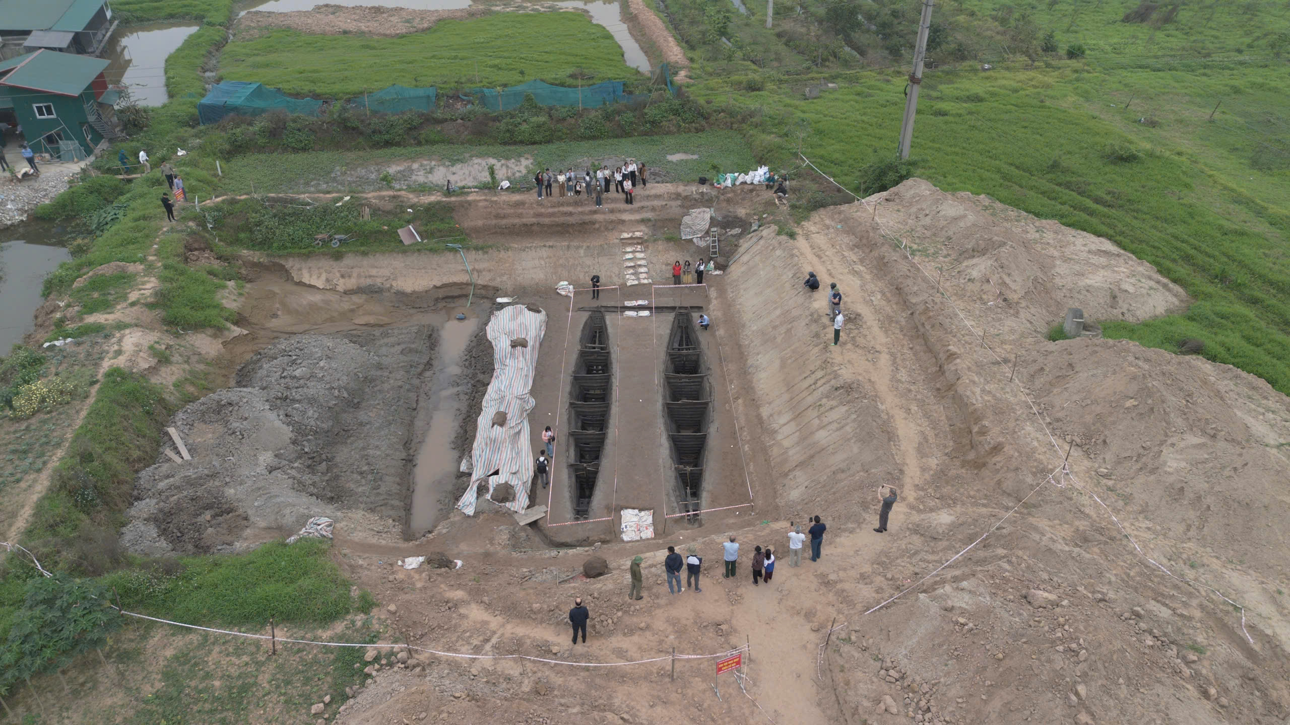 Đề xuất biện pháp bảo vệ 2 thuyền cổ vừa khai quật ở Bắc Ninh- Ảnh 13. Đề xuất biện pháp bảo vệ 2 thuyền cổ vừa khai quật ở Bắc Ninh- Ảnh 13.