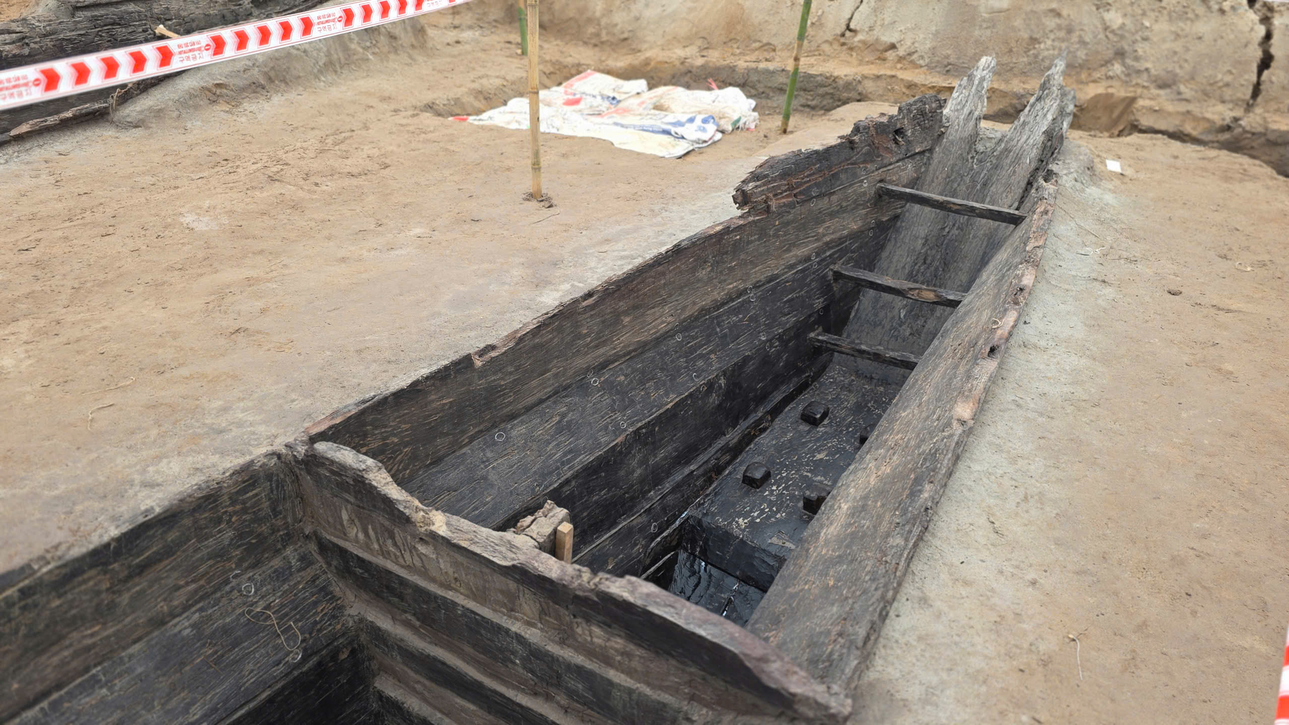 Đề xuất biện pháp bảo vệ 2 thuyền cổ vừa khai quật ở Bắc Ninh- Ảnh 6. Đề xuất biện pháp bảo vệ 2 thuyền cổ vừa khai quật ở Bắc Ninh- Ảnh 6.