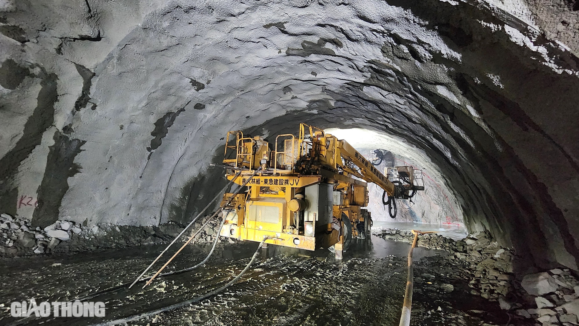 Hầm Phượng Ho&agrave;ng tr&ecirc;n cao tốc Kh&aacute;nh H&ograve;a - Bu&ocirc;n Ma Thuột hiện thi c&ocirc;ng ra sao?- Ảnh 2.