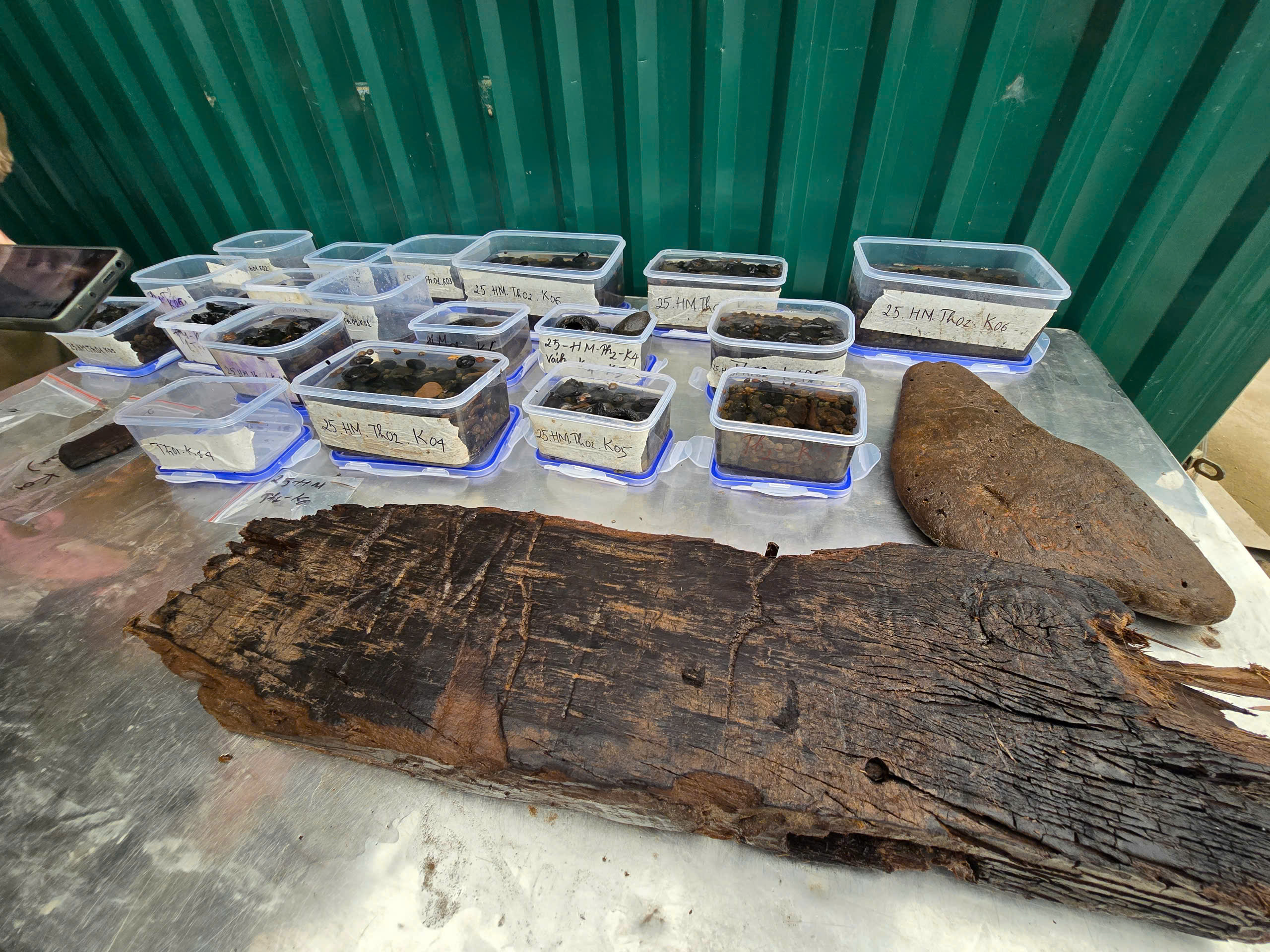 Đề xuất biện pháp bảo vệ 2 thuyền cổ vừa khai quật ở Bắc Ninh- Ảnh 9. Đề xuất biện pháp bảo vệ 2 thuyền cổ vừa khai quật ở Bắc Ninh- Ảnh 9.