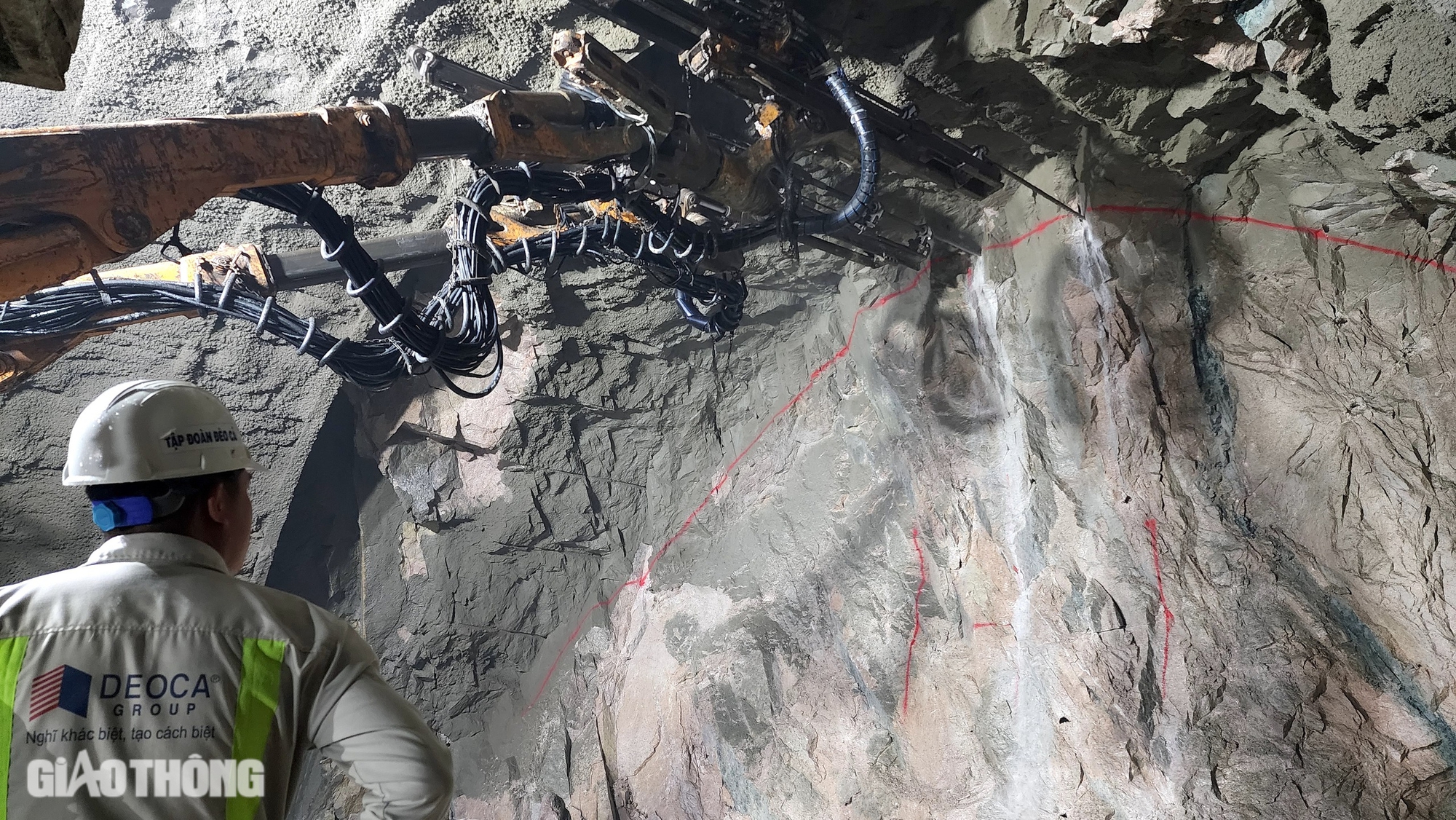 Hầm Phượng Ho&agrave;ng tr&ecirc;n cao tốc Kh&aacute;nh H&ograve;a - Bu&ocirc;n Ma Thuột hiện thi c&ocirc;ng ra sao?- Ảnh 9.