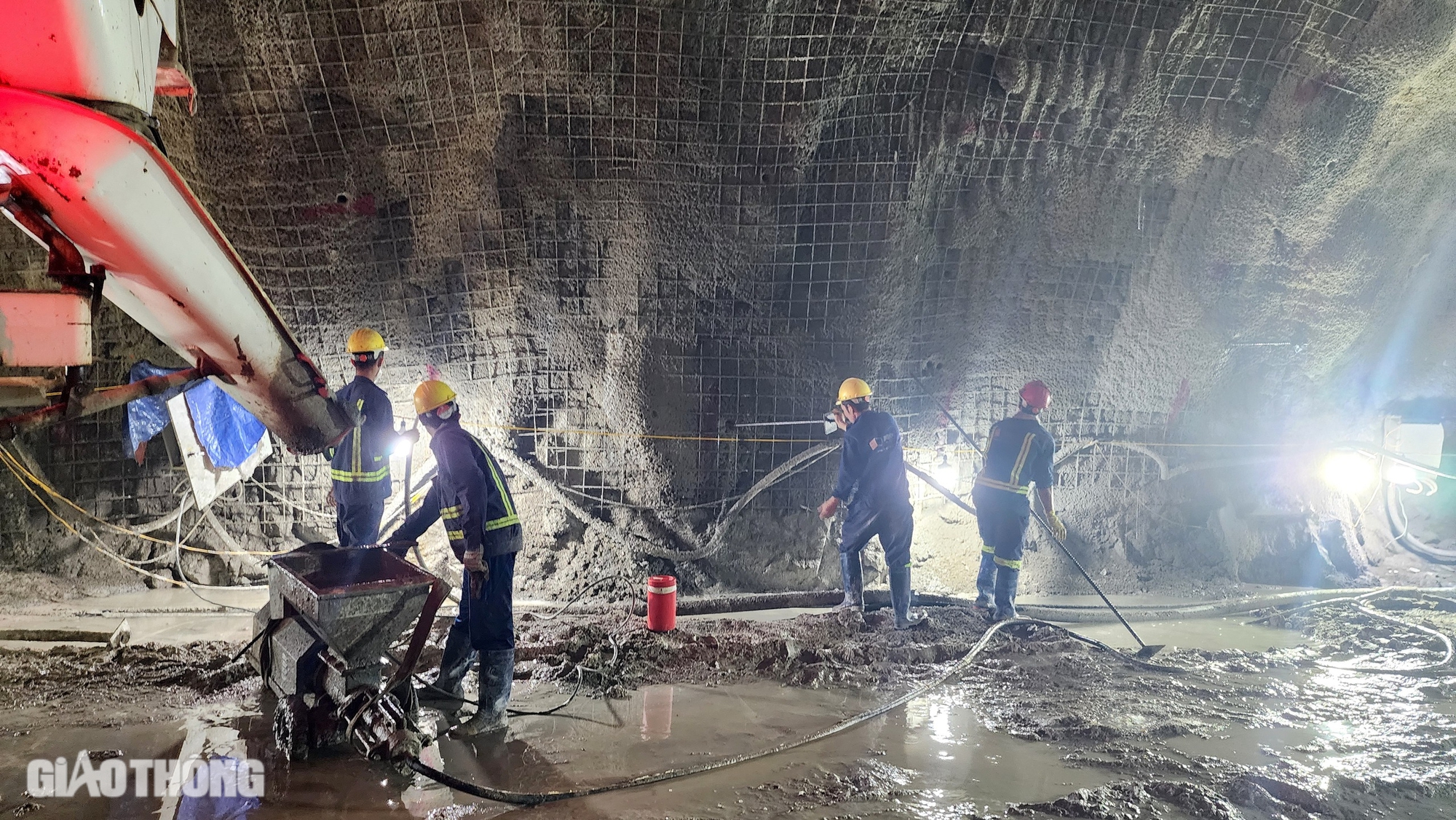 Hầm Phượng Ho&agrave;ng tr&ecirc;n cao tốc Kh&aacute;nh H&ograve;a - Bu&ocirc;n Ma Thuột hiện thi c&ocirc;ng ra sao?- Ảnh 10.