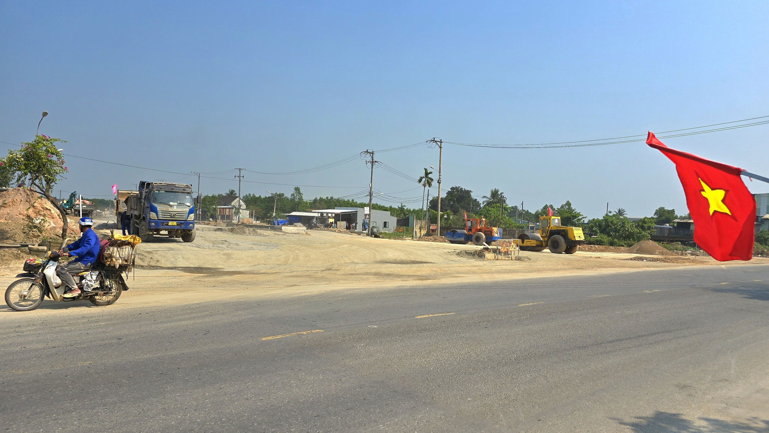 Cận cảnh cầu Quảng Đ&agrave; kết nối Đ&agrave; Nẵng - Quảng Nam vừa th&ocirc;ng xe kỹ thuật- Ảnh 3.