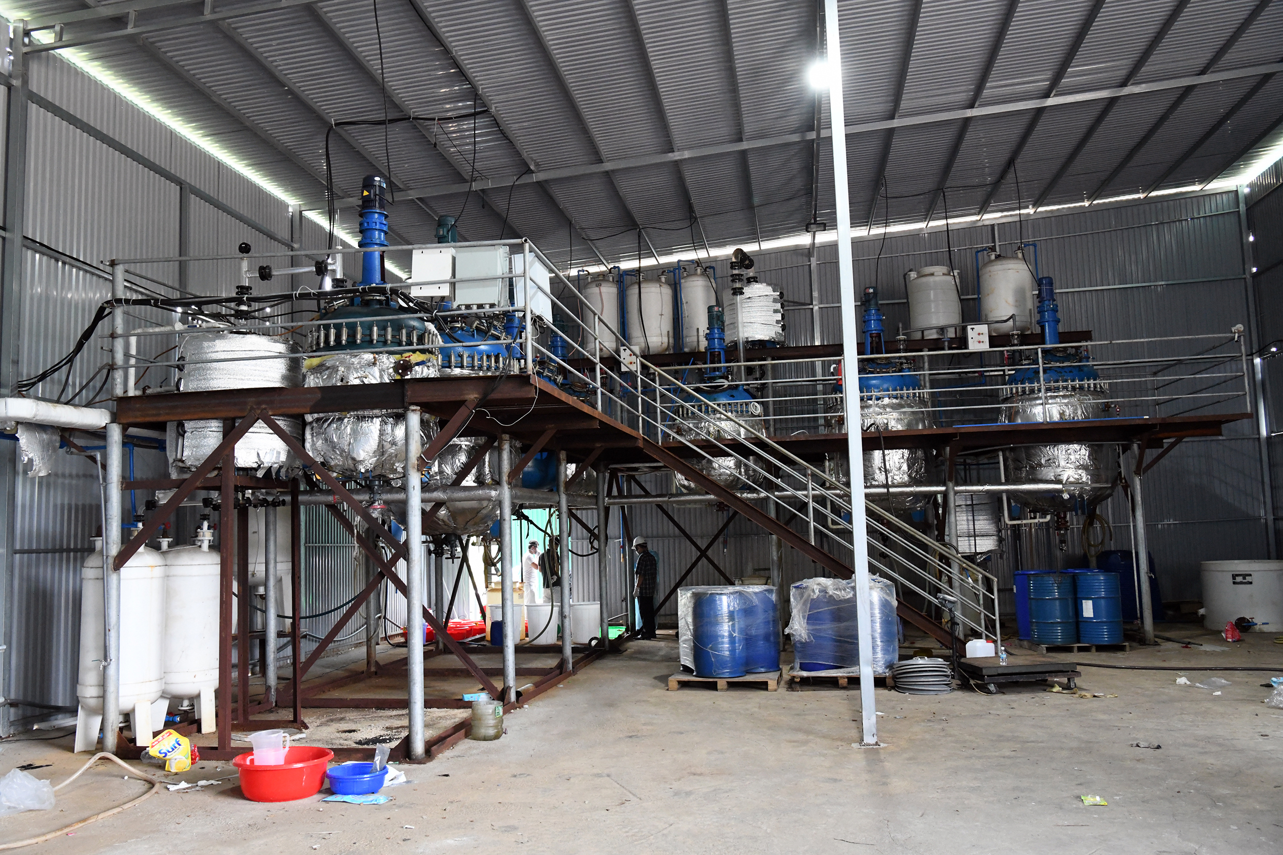 200 cảnh s&aacute;t v&acirc;y bắt tổ chức tội phạm sản xuất 1,4 tấn ma t&uacute;y ở Nha Trang- Ảnh 1.