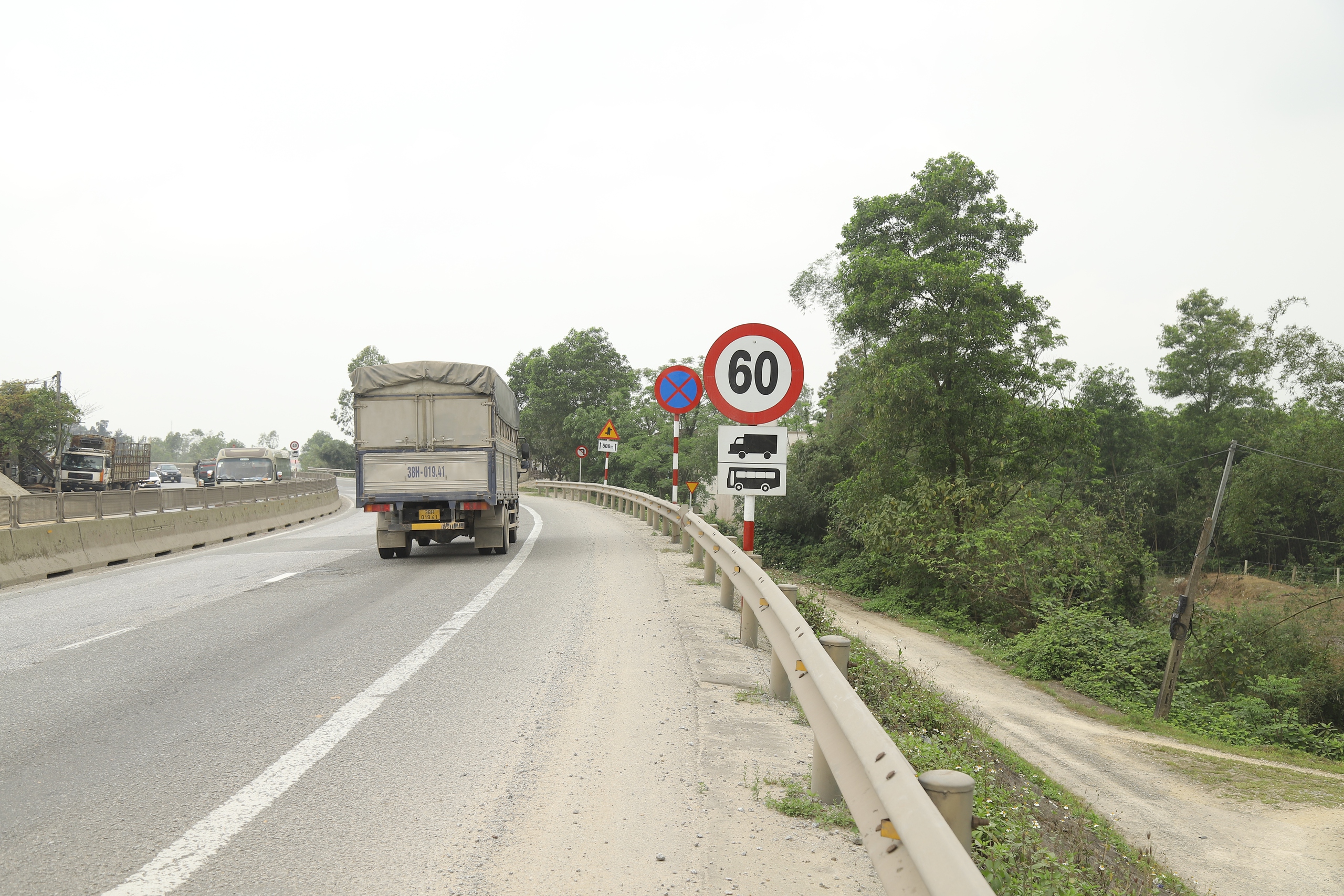 Giải ph&aacute;p hạn chế tai nạn khi chờ sửa chữa cầu hư hỏng tr&ecirc;n QL1 qua H&agrave; Tĩnh- Ảnh 4.