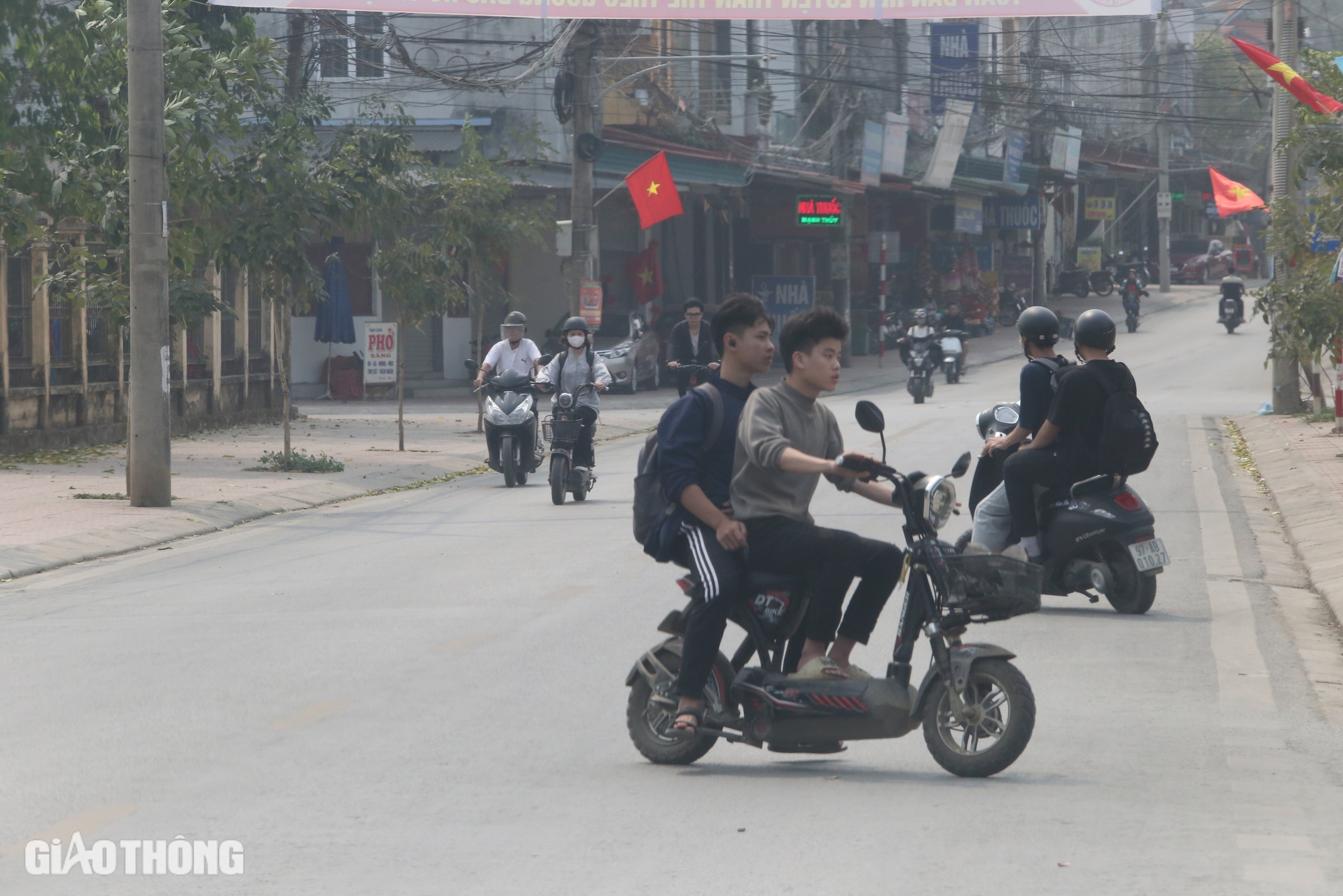 Bắc Kạn: Tăng cường tuy&ecirc;n truyền, xử l&yacute; học sinh vi phạm giao th&ocirc;ng- Ảnh 8.