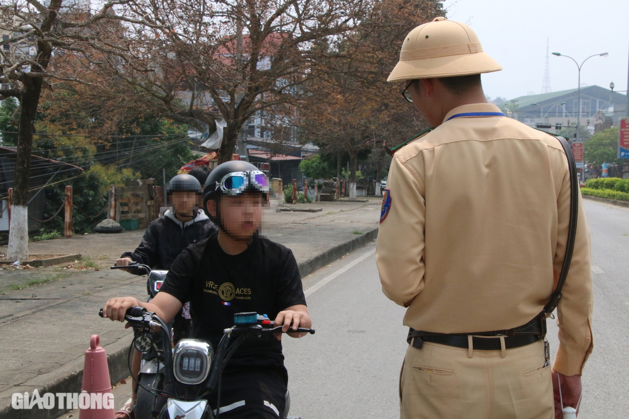 Bắc Kạn: Tăng cường tuy&ecirc;n truyền, xử l&yacute; học sinh vi phạm giao th&ocirc;ng- Ảnh 15.