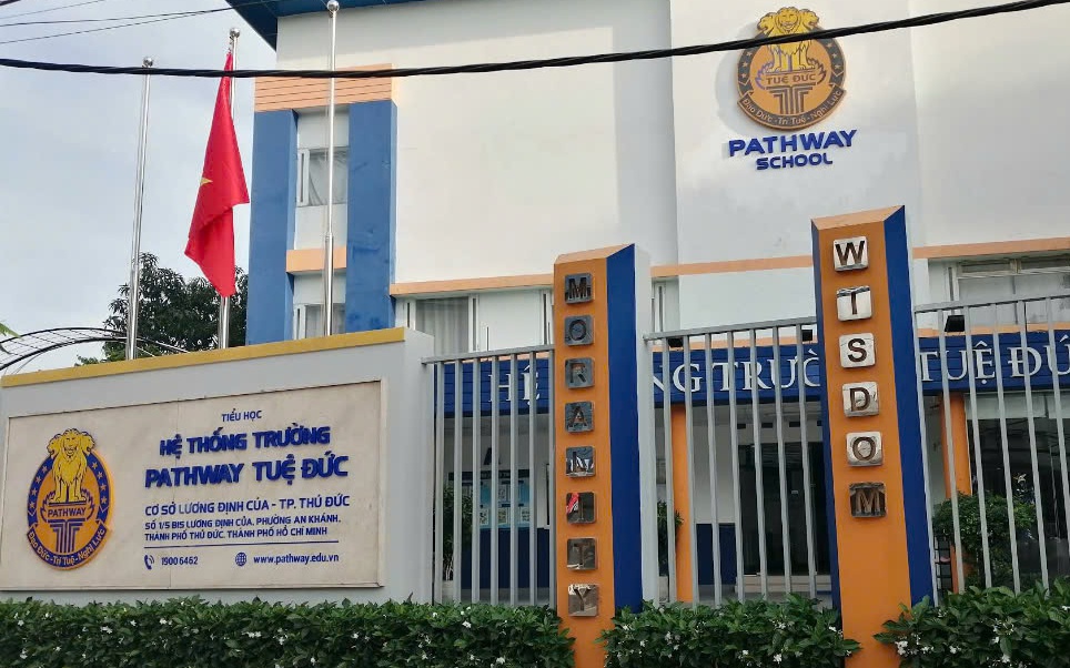 Nhiều học sinh đau bụng, n&ocirc;n &oacute;i sau bữa xế chiều tại trường học