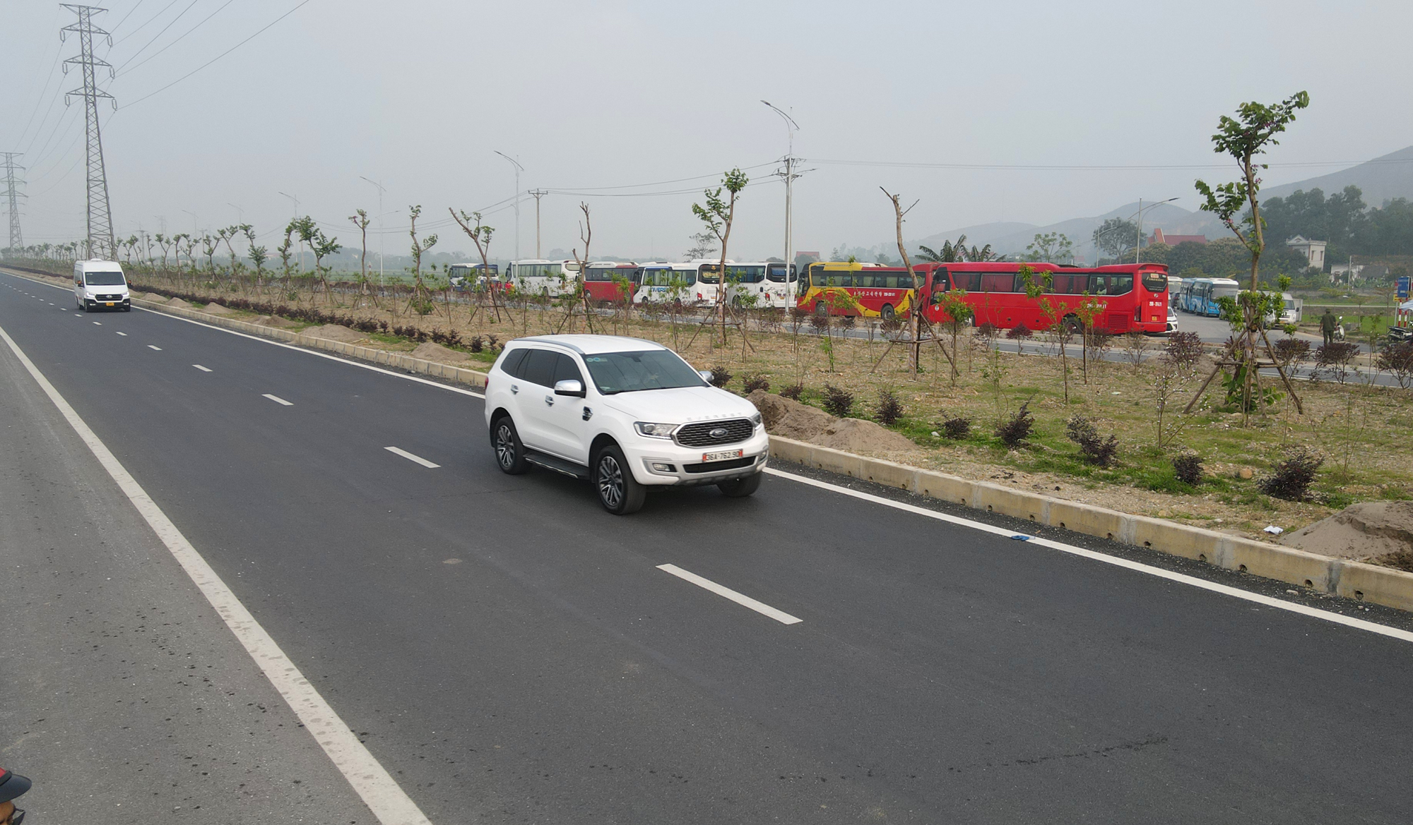 Hết vướng mặt bằng, đường h&agrave;nh lang Đ&ocirc;ng T&acirc;y 3.700 tỷ ở H&agrave; Nam băng về đ&iacute;ch- Ảnh 2.