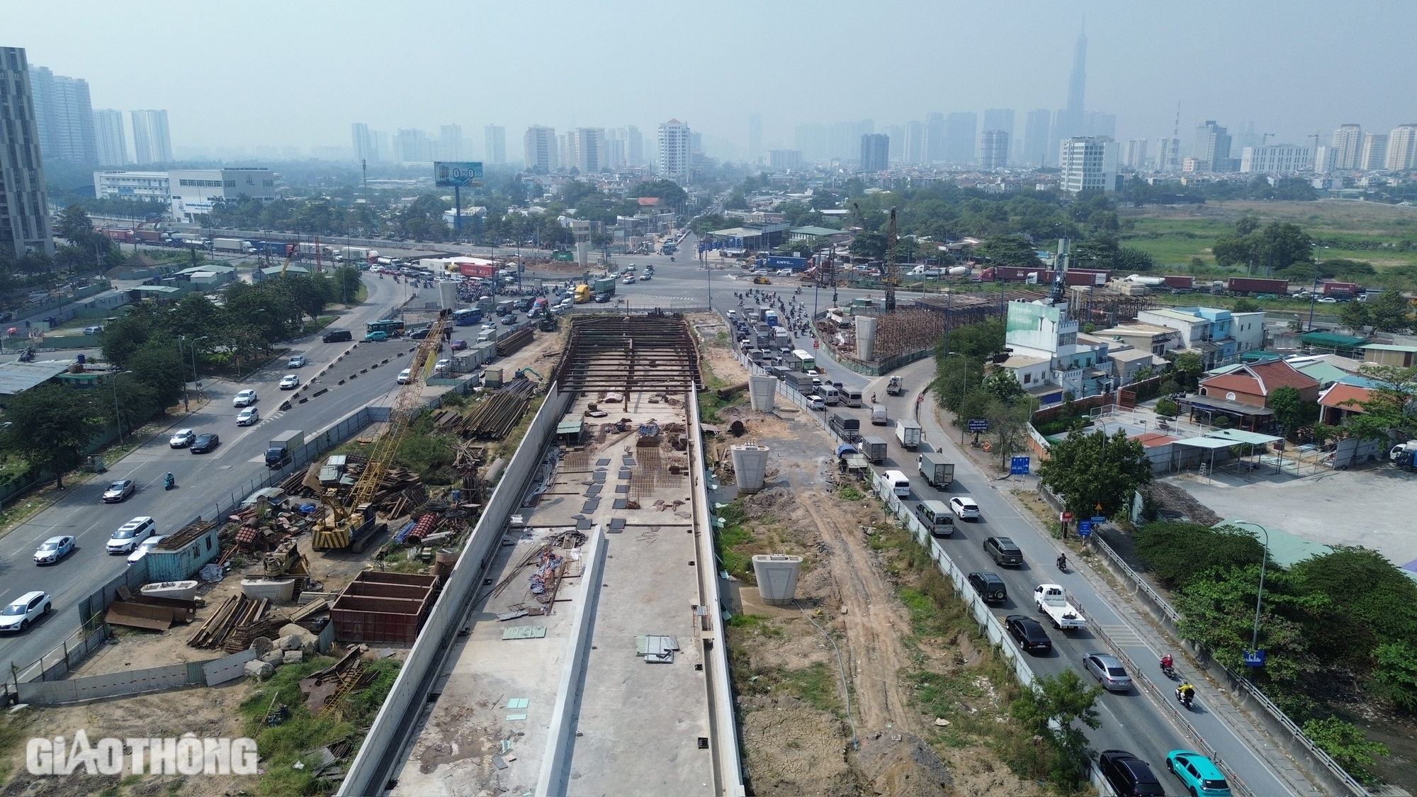 Ngắm hầm chui tại n&uacute;t giao ho&agrave;nh tr&aacute;ng nhất TP.HCM sắp th&ocirc;ng xe- Ảnh 9.
