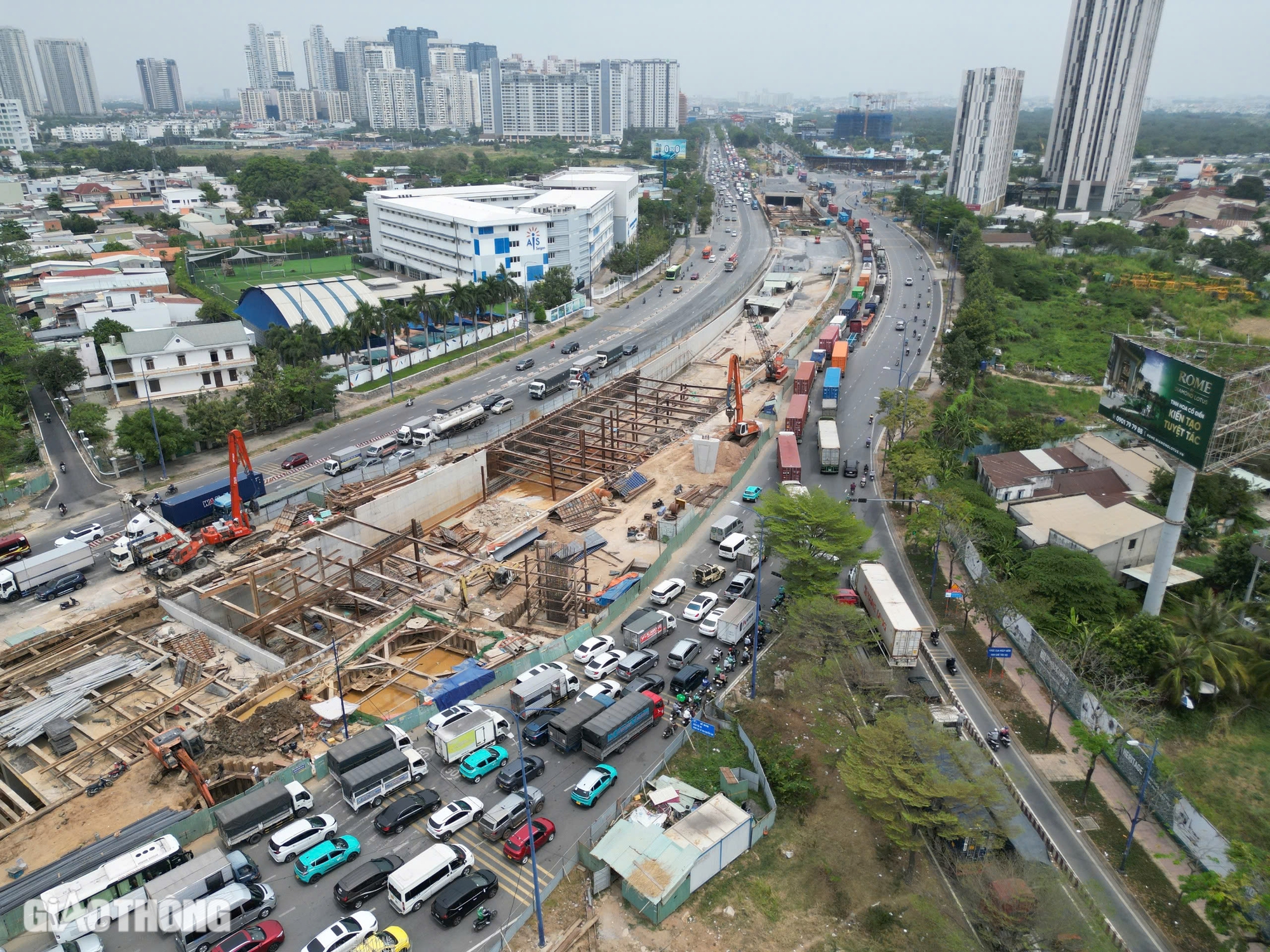 Ngắm hầm chui tại n&uacute;t giao ho&agrave;nh tr&aacute;ng nhất TP.HCM sắp th&ocirc;ng xe- Ảnh 8.