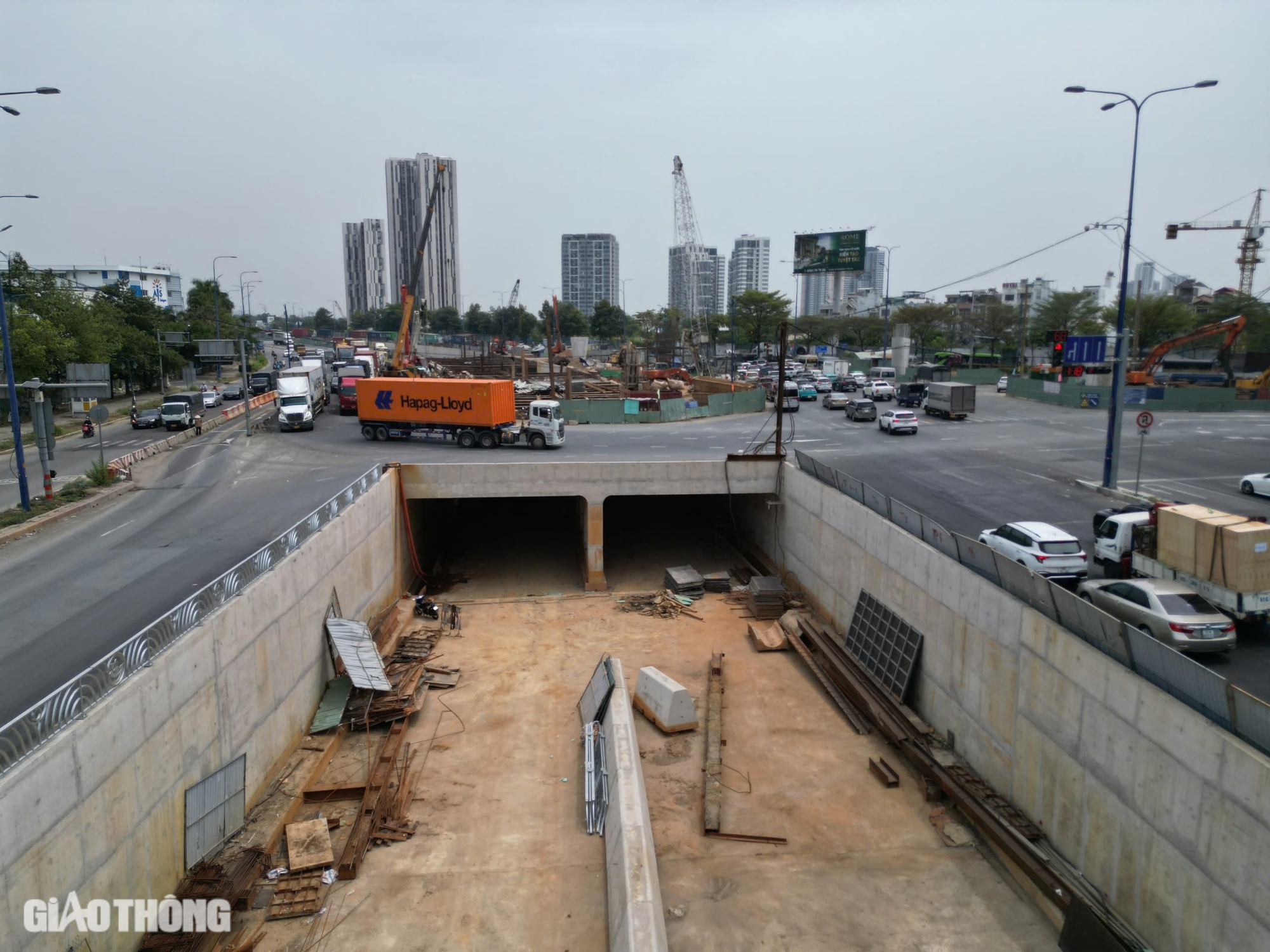 Ngắm hầm chui tại n&uacute;t giao ho&agrave;nh tr&aacute;ng nhất TP.HCM sắp th&ocirc;ng xe- Ảnh 3.