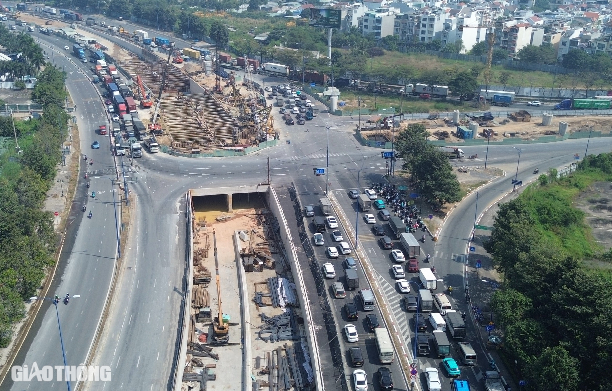 Ngắm hầm chui tại n&uacute;t giao ho&agrave;nh tr&aacute;ng nhất TP.HCM sắp th&ocirc;ng xe- Ảnh 12.