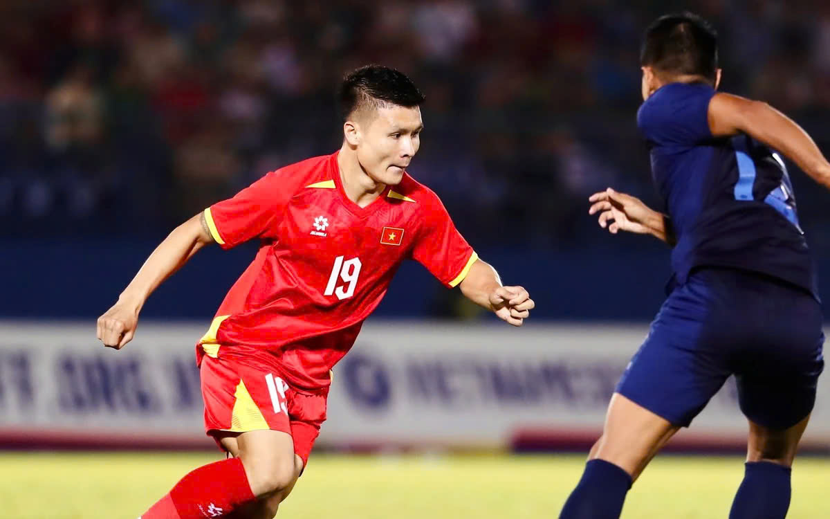 H&eacute; lộ bất ngờ việc Quang Hải đổi về t&igrave;nh trạng độc th&acirc;n tr&ecirc;n mạng x&atilde; hội- Ảnh 1.