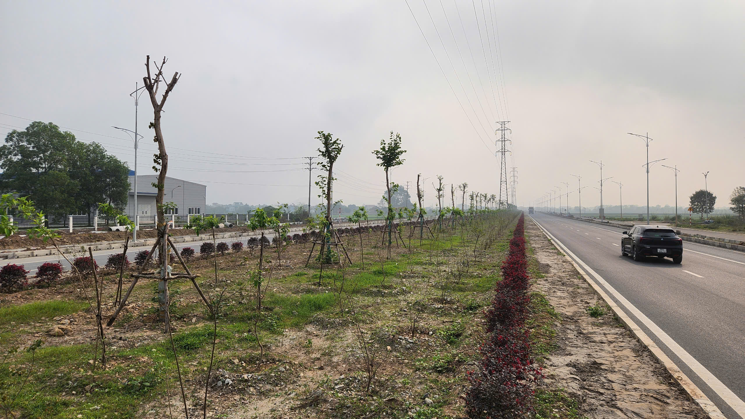 Hết vướng mặt bằng, đường h&agrave;nh lang Đ&ocirc;ng T&acirc;y 3.700 tỷ ở H&agrave; Nam băng về đ&iacute;ch- Ảnh 4.