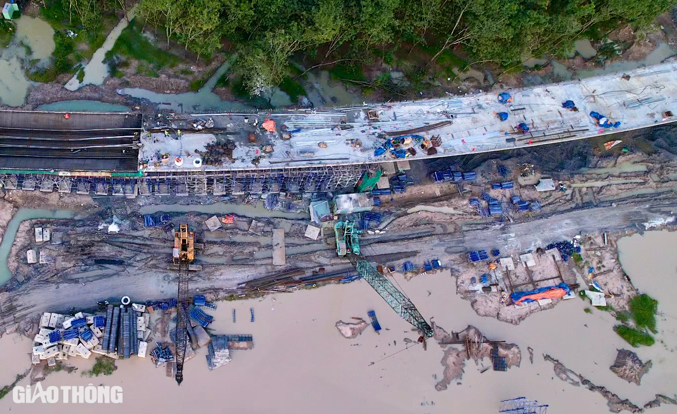 Hai nhà thầu ở cao tốc Biên Hòa - Vũng Tàu bị điểm danh vì thi công ì ạch- Ảnh 2. Hai nhà thầu ở cao tốc Biên Hòa - Vũng Tàu bị điểm danh vì thi công ì ạch- Ảnh 2.