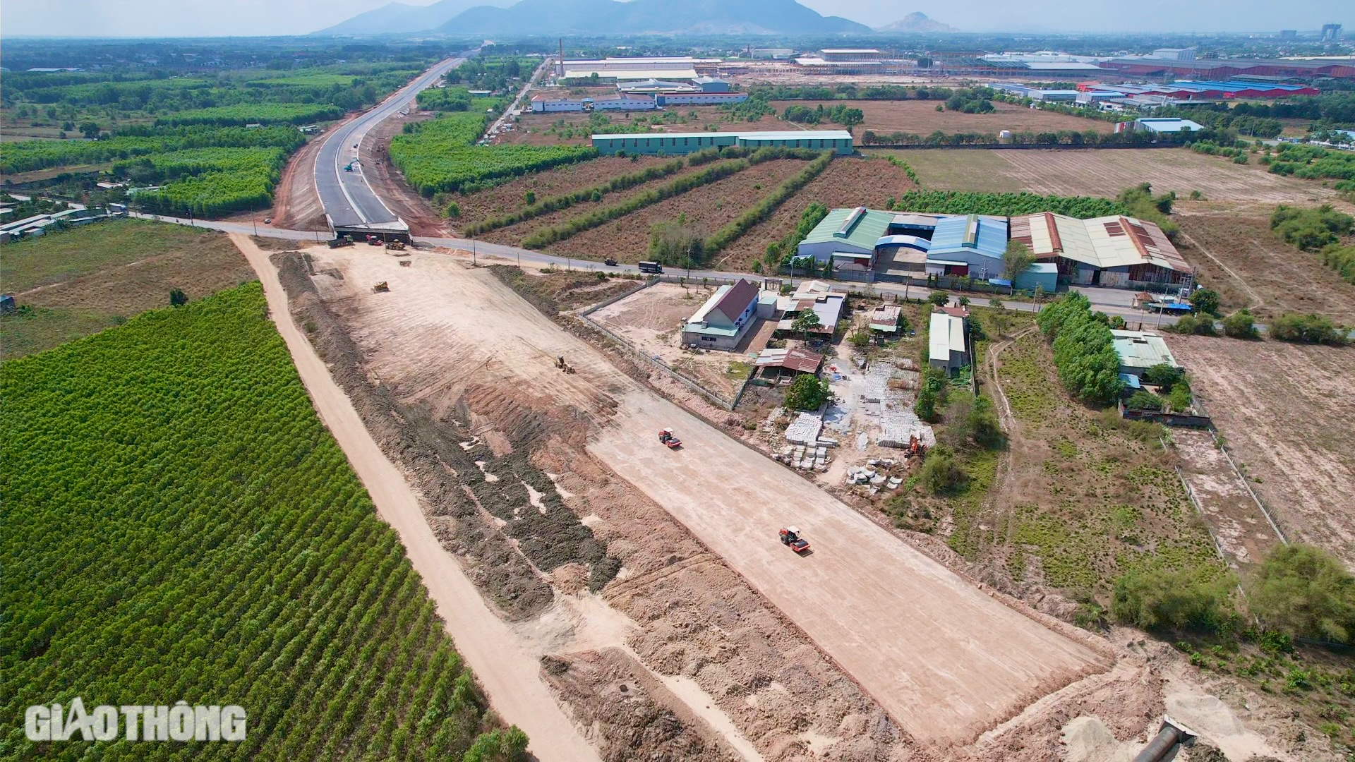 Hai nhà thầu ở cao tốc Biên Hòa - Vũng Tàu bị điểm danh vì thi công ì ạch- Ảnh 1. Hai nhà thầu ở cao tốc Biên Hòa - Vũng Tàu bị điểm danh vì thi công ì ạch- Ảnh 1.