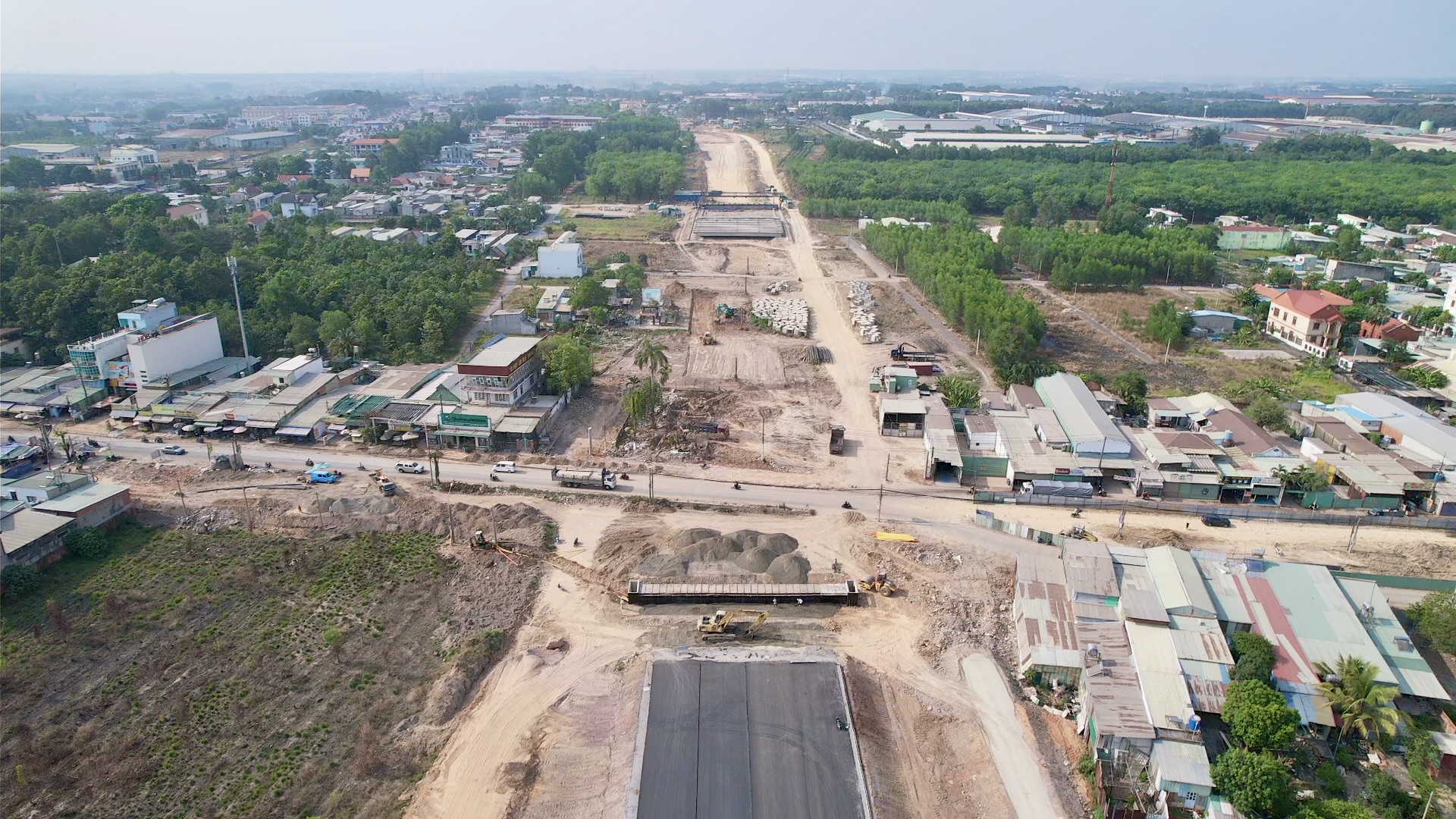 Đưa hơn 100.000m3 đ&aacute; về dự &aacute;n th&agrave;nh phần 1 cao tốc Bi&ecirc;n H&ograve;a - Vũng T&agrave;u- Ảnh 1.