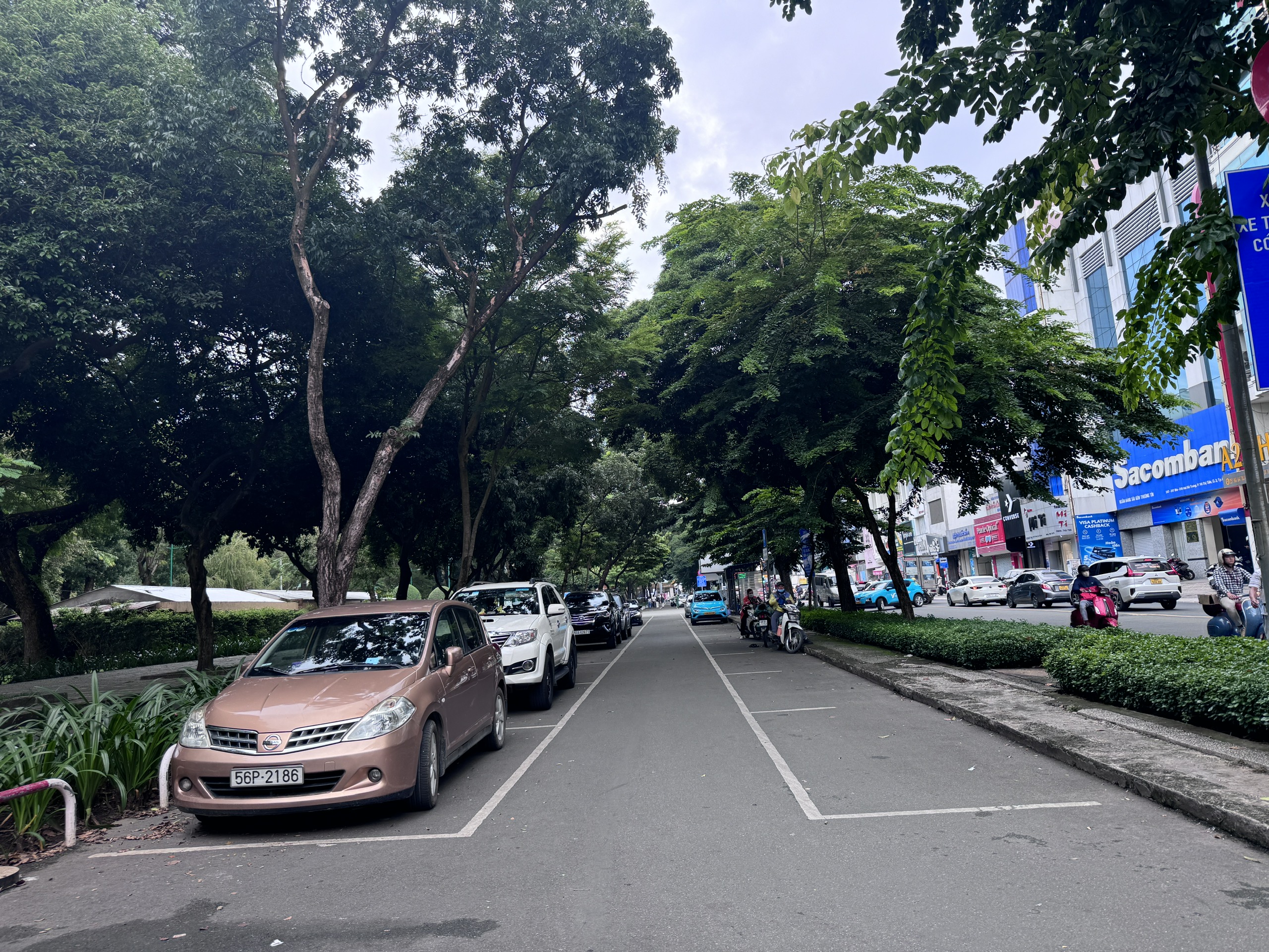 V&igrave; sao TP.HCM lỗ gần 2,3 tỷ sau 4 năm thu ph&iacute; &ocirc; t&ocirc; đậu l&ograve;ng đường?- Ảnh 2.