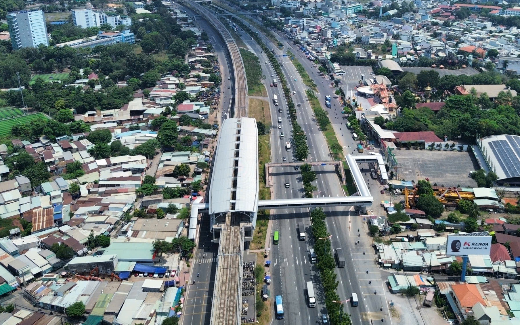 TP.HCM phê duyệt dự án hơn 12.400 tỷ đồng đầu tư hoàn chỉnh nút giao Gò Công- Ảnh 3. Dự án mở rộng Xa lộ Hà Nội 15 năm chưa xong, giá đất leo thang, nguy cơ đội vốn?