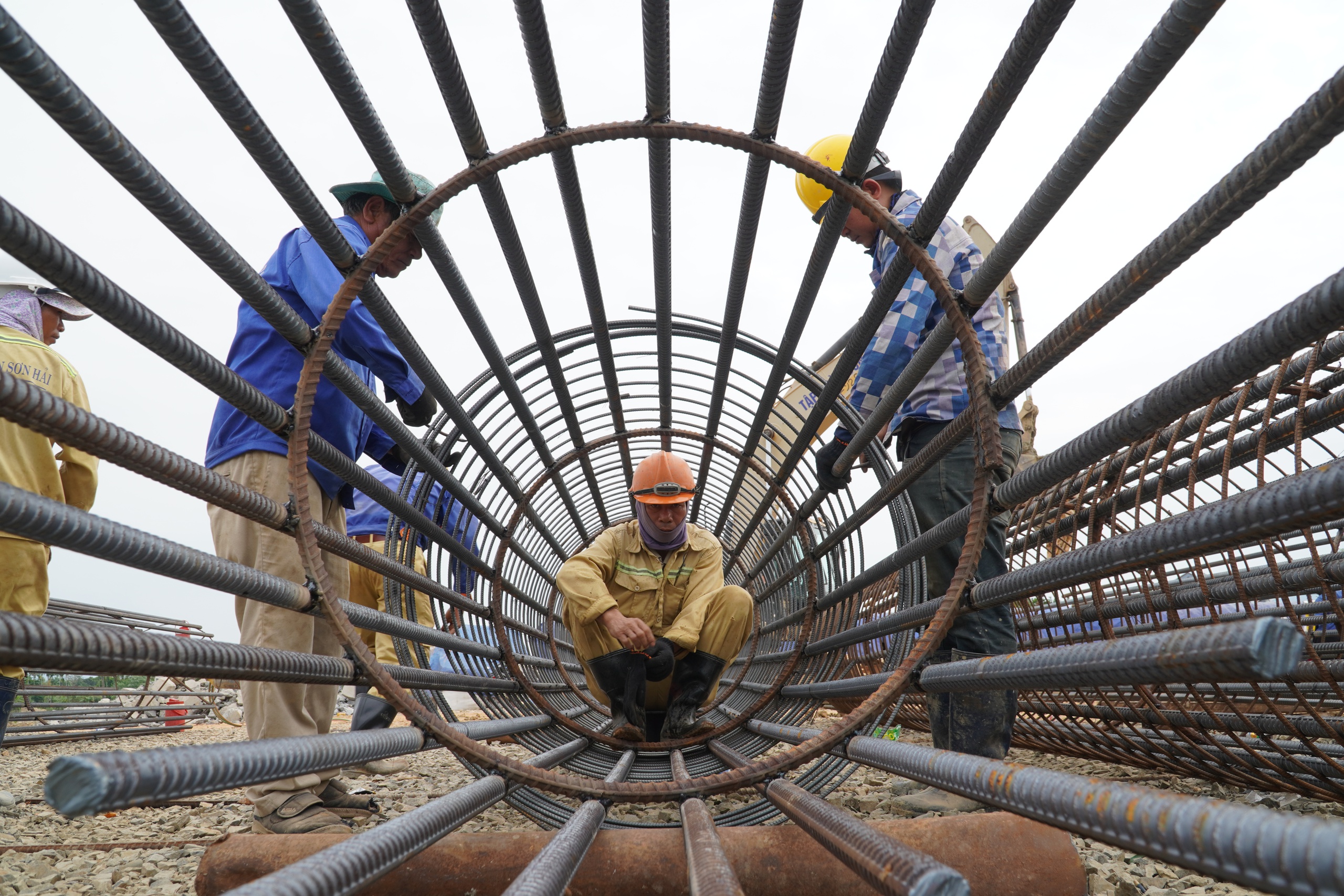 Cao tốc Kh&aacute;nh H&ograve;a - Bu&ocirc;n Ma Thuột: Vượt kh&oacute;, chạy đua tiến độ- Ảnh 13.