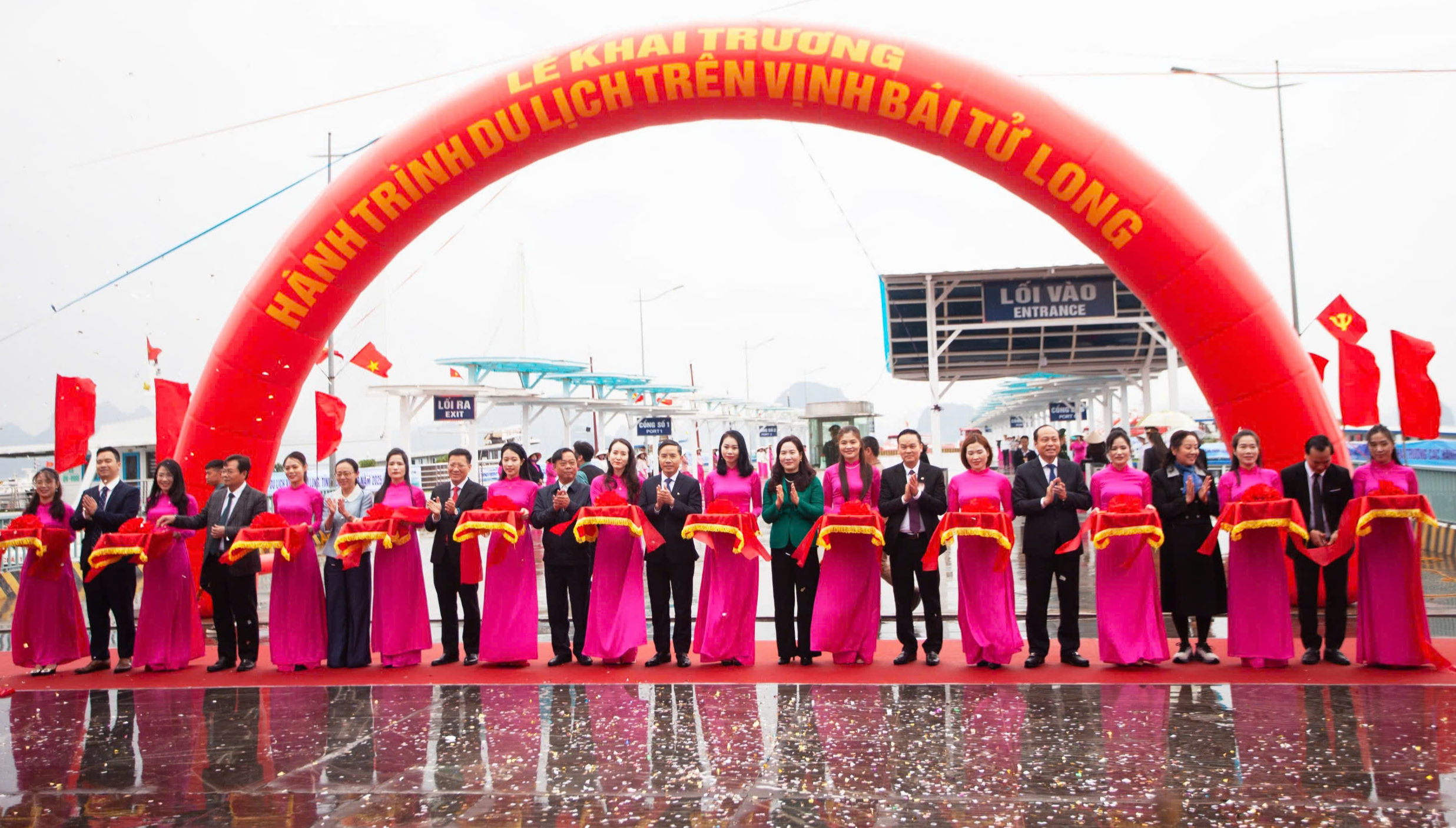 Khai trương h&agrave;nh tr&igrave;nh du lịch vịnh B&aacute;i Tử Long, mục ti&ecirc;u đ&oacute;n 2 triệu lượt kh&aacute;ch- Ảnh 1.