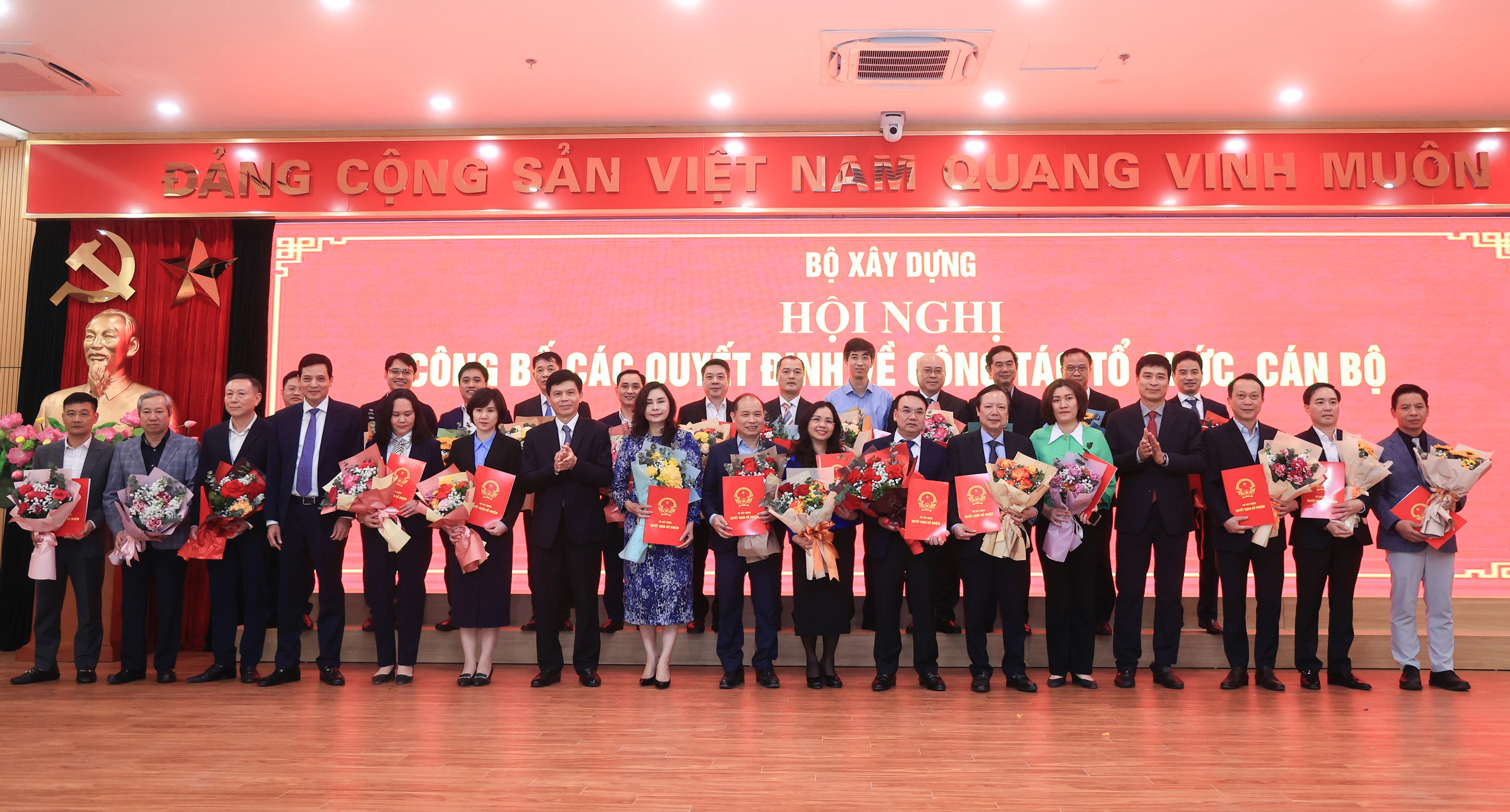Bổ nhiệm 142 l&atilde;nh đạo c&aacute;c đơn vị thuộc Bộ X&acirc;y dựng- Ảnh 5.