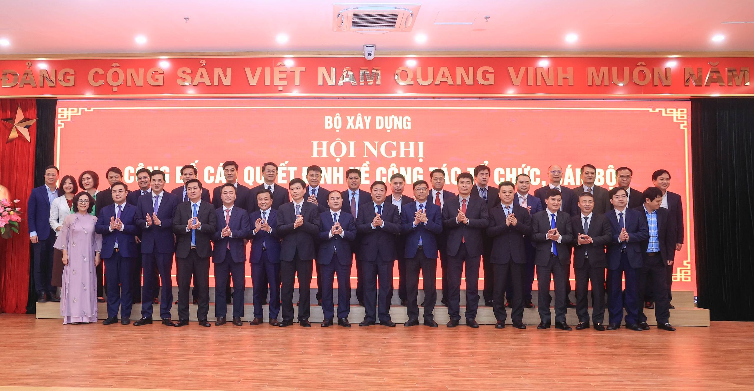 Bộ trưởng Bộ X&acirc;y dựng: Ph&aacute;t huy t&iacute;nh ti&ecirc;n phong, gương mẫu ở tổ chức đảng mới th&agrave;nh lập- Ảnh 3.