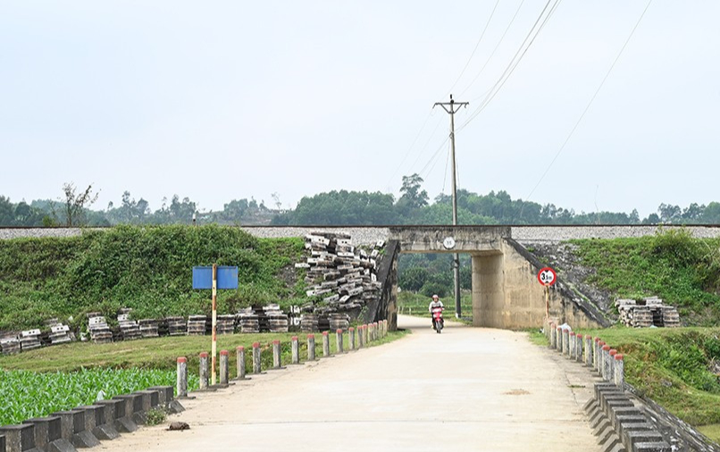 Còn 80 lối đi tự mở qua đường sắt, Hà Tĩnh vẫn phải chờ kinh phí để khắc phục- Ảnh 2. Còn 80 lối đi tự mở qua đường sắt, Hà Tĩnh vẫn phải chờ kinh phí để khắc phục- Ảnh 2.