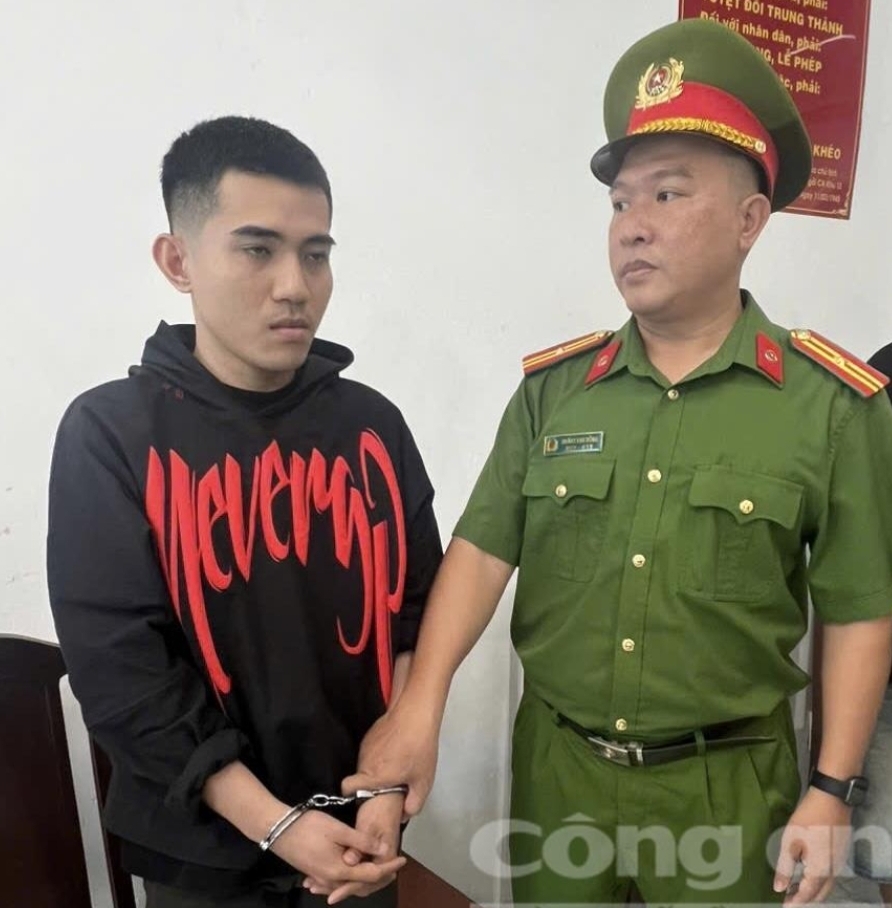 Bắt 9 đối tượng trong vụ khi&ecirc;ng quan t&agrave;i diễu phố trước chợ Bến Th&agrave;nh- Ảnh 2.