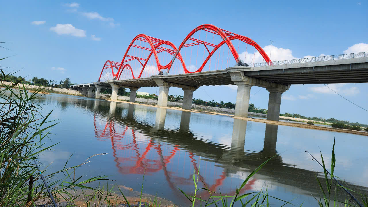 Th&ocirc;ng mặt bằng, nh&agrave; thầu tăng tốc thi c&ocirc;ng cầu 850 tỷ ở Quảng Ng&atilde;i- Ảnh 11.