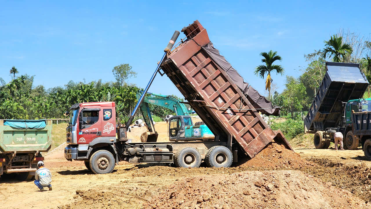 Th&ocirc;ng mặt bằng, nh&agrave; thầu tăng tốc thi c&ocirc;ng cầu 850 tỷ ở Quảng Ng&atilde;i- Ảnh 4.