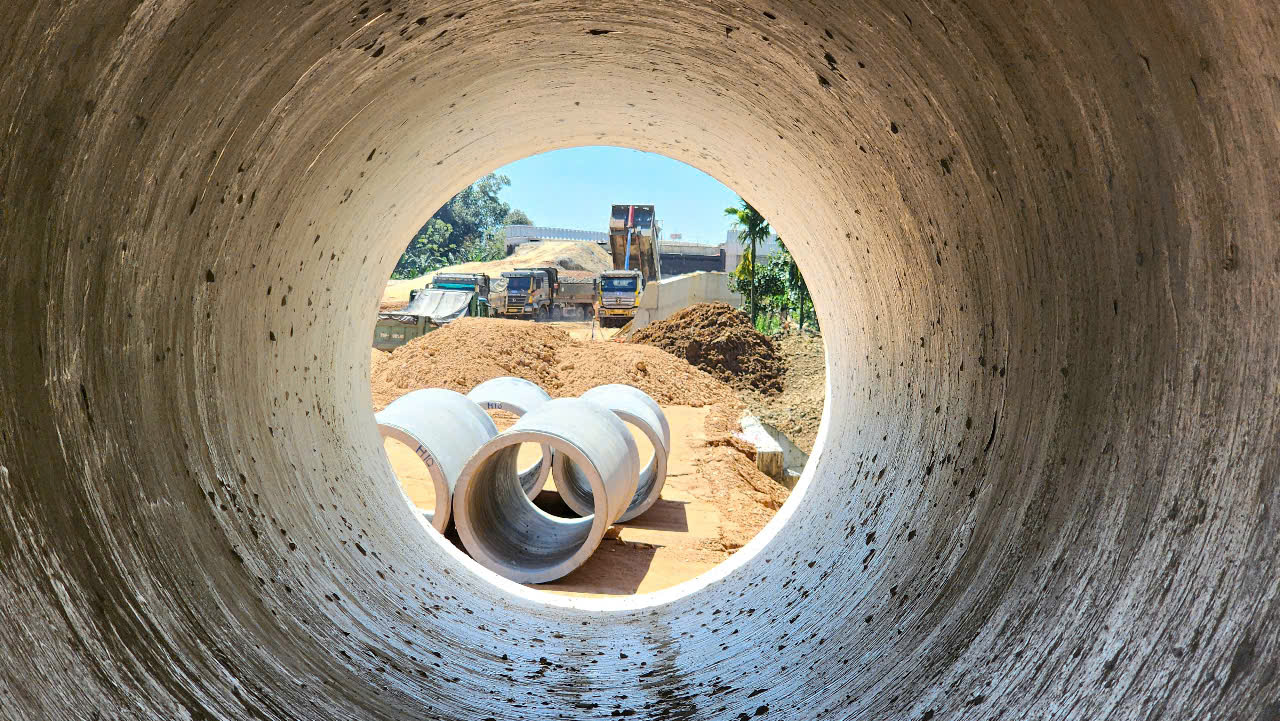 Th&ocirc;ng mặt bằng, nh&agrave; thầu tăng tốc thi c&ocirc;ng cầu 850 tỷ ở Quảng Ng&atilde;i- Ảnh 12.