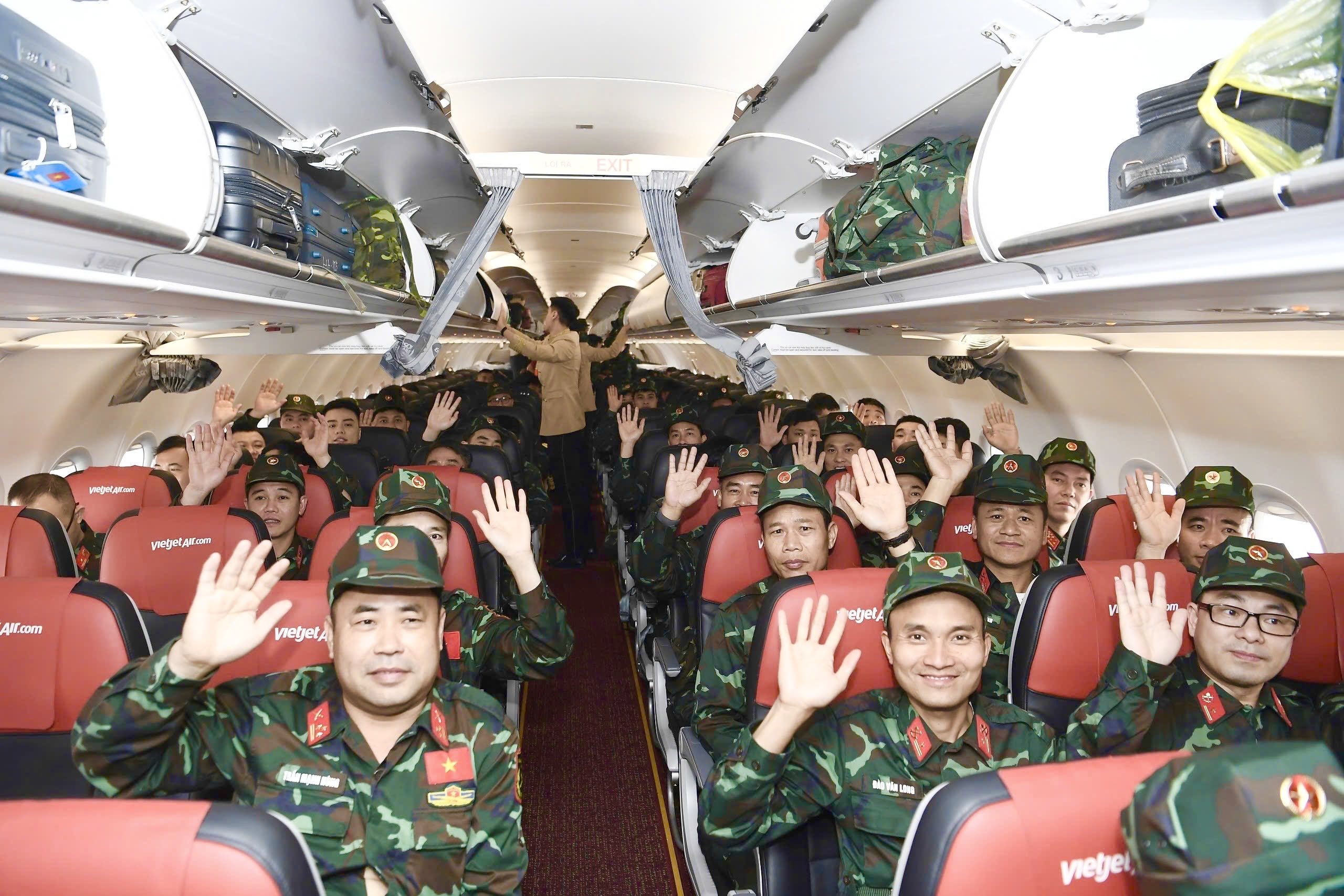 Vietjet đưa đo&agrave;n cứu trợ của Việt Nam sang Myanmar sau động đất- Ảnh 3.