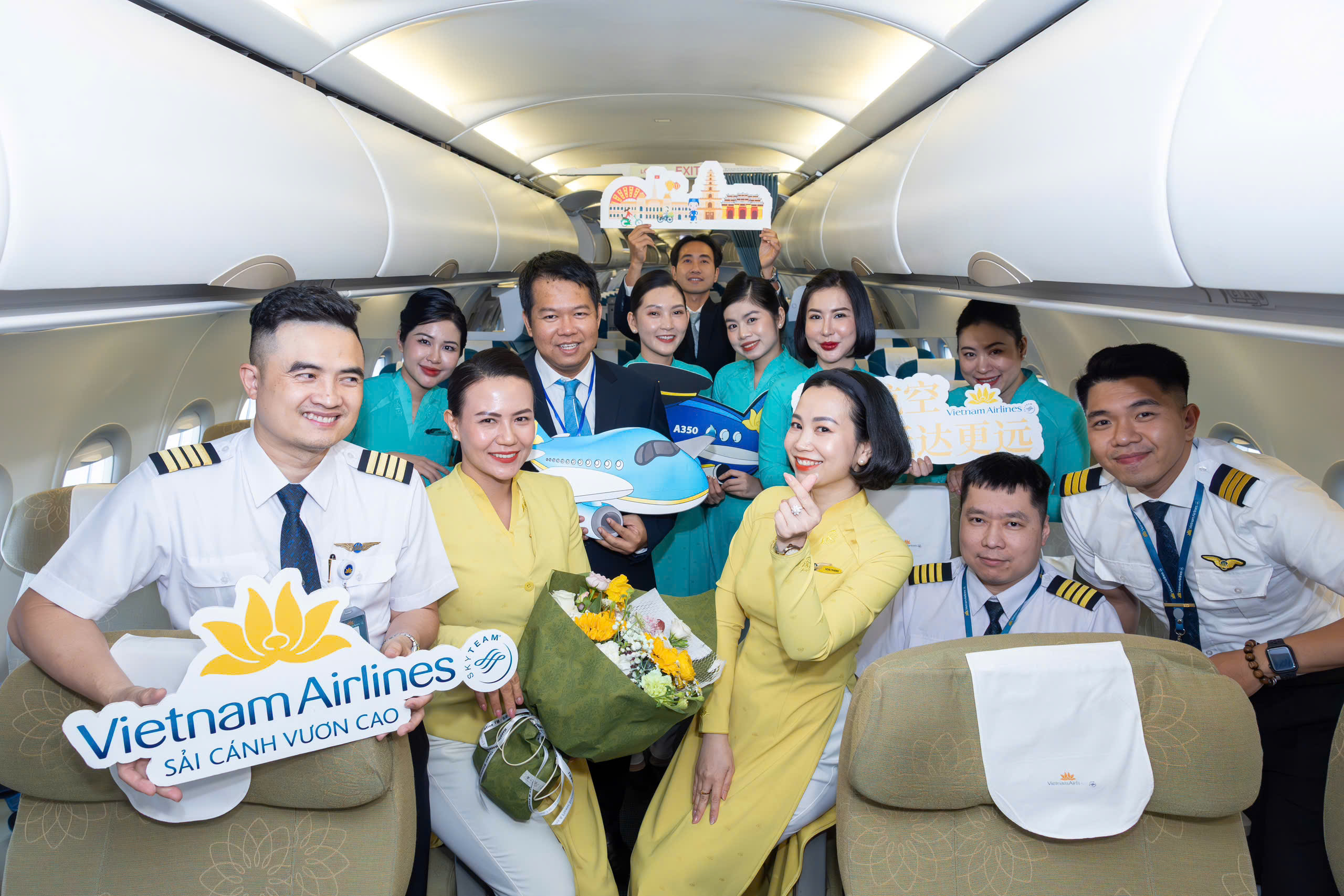 Vietnam Airlines mở đường bay thẳng TP.HCM - Bắc Kinh- Ảnh 1.