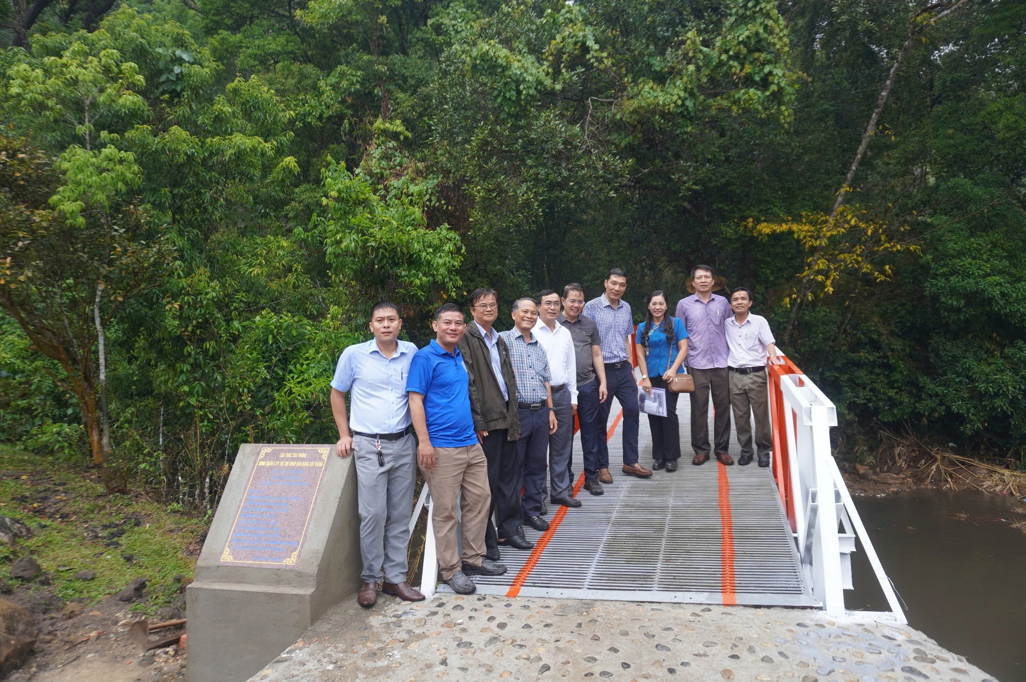 Kon Tum: Khánh thành hai cây cầu sắt dẫn vào thác Tea Prông- Ảnh 1. Kon Tum: Khánh thành hai cây cầu sắt dẫn vào thác Tea Prông- Ảnh 1.