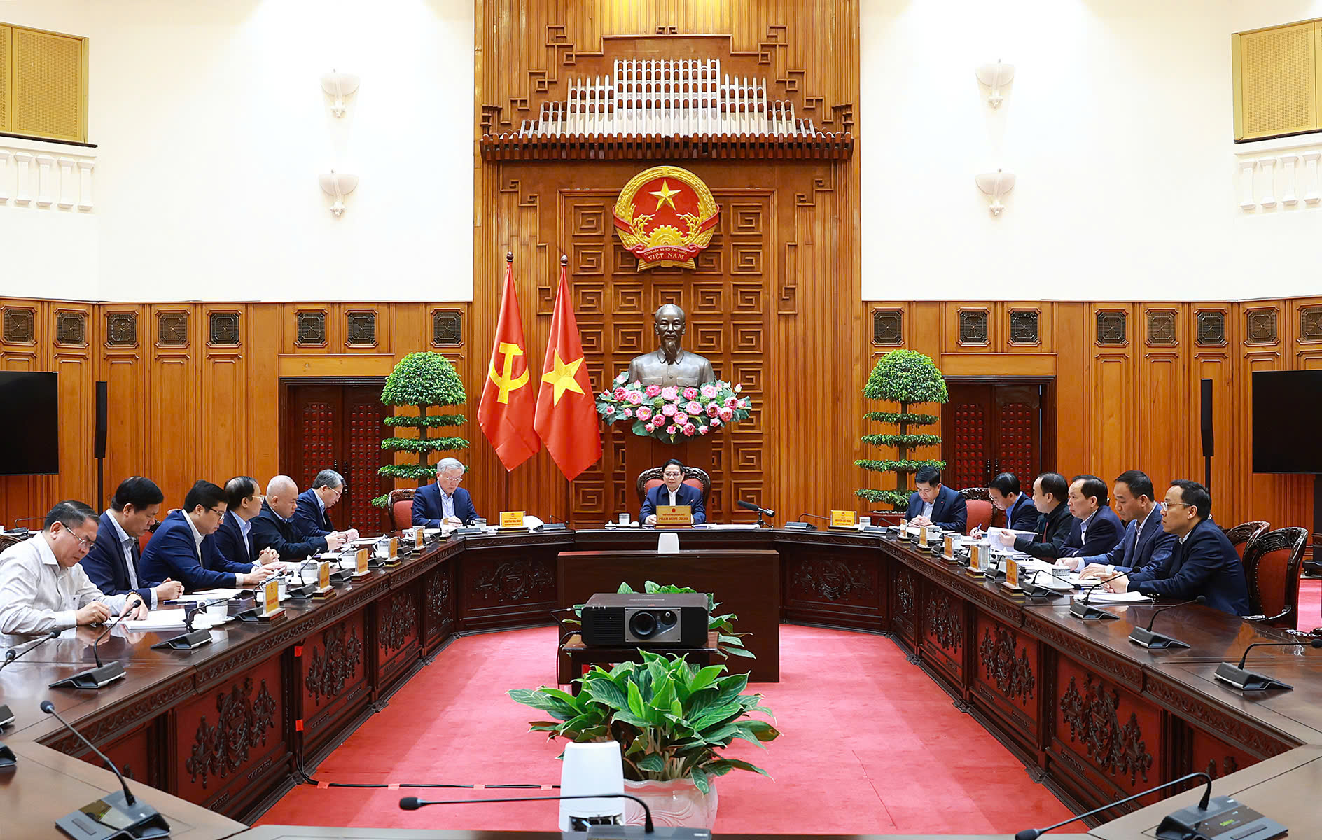 Thủ tướng: Kh&ocirc;ng để sai chồng sai khi xử l&yacute; c&aacute;c dự &aacute;n k&eacute;o d&agrave;i, tồn đọng- Ảnh 1.