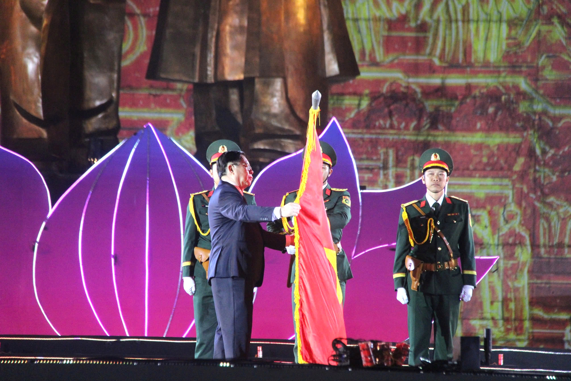 50 năm giải ph&oacute;ng B&igrave;nh Định: Ngời s&aacute;ng những chiến c&ocirc;ng vẻ vang- Ảnh 5.